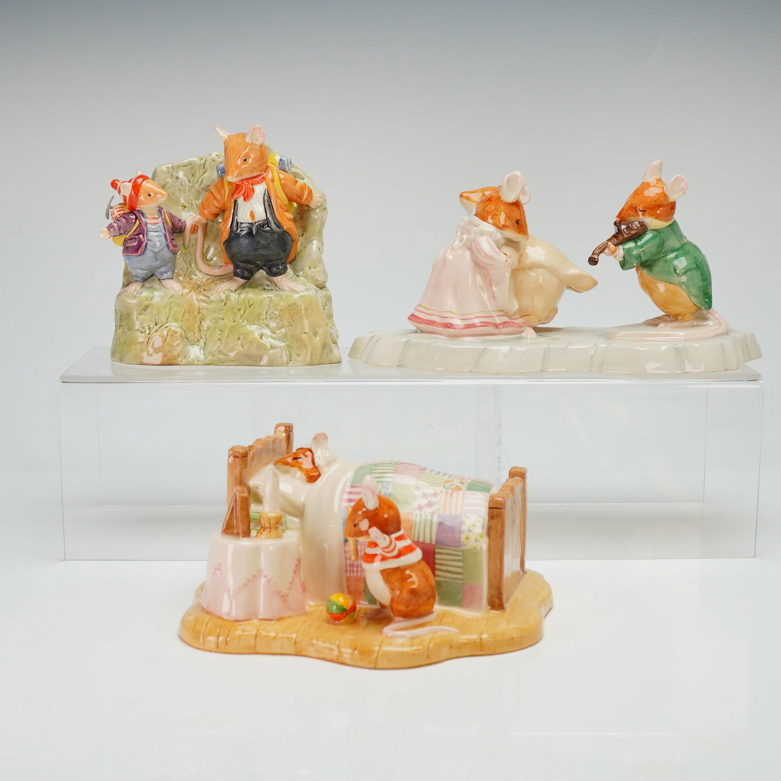 Three Royal Doulton Brambly Hedge Tableaux DBH 30 DBH 45 and DBH 57 (1 of 3)