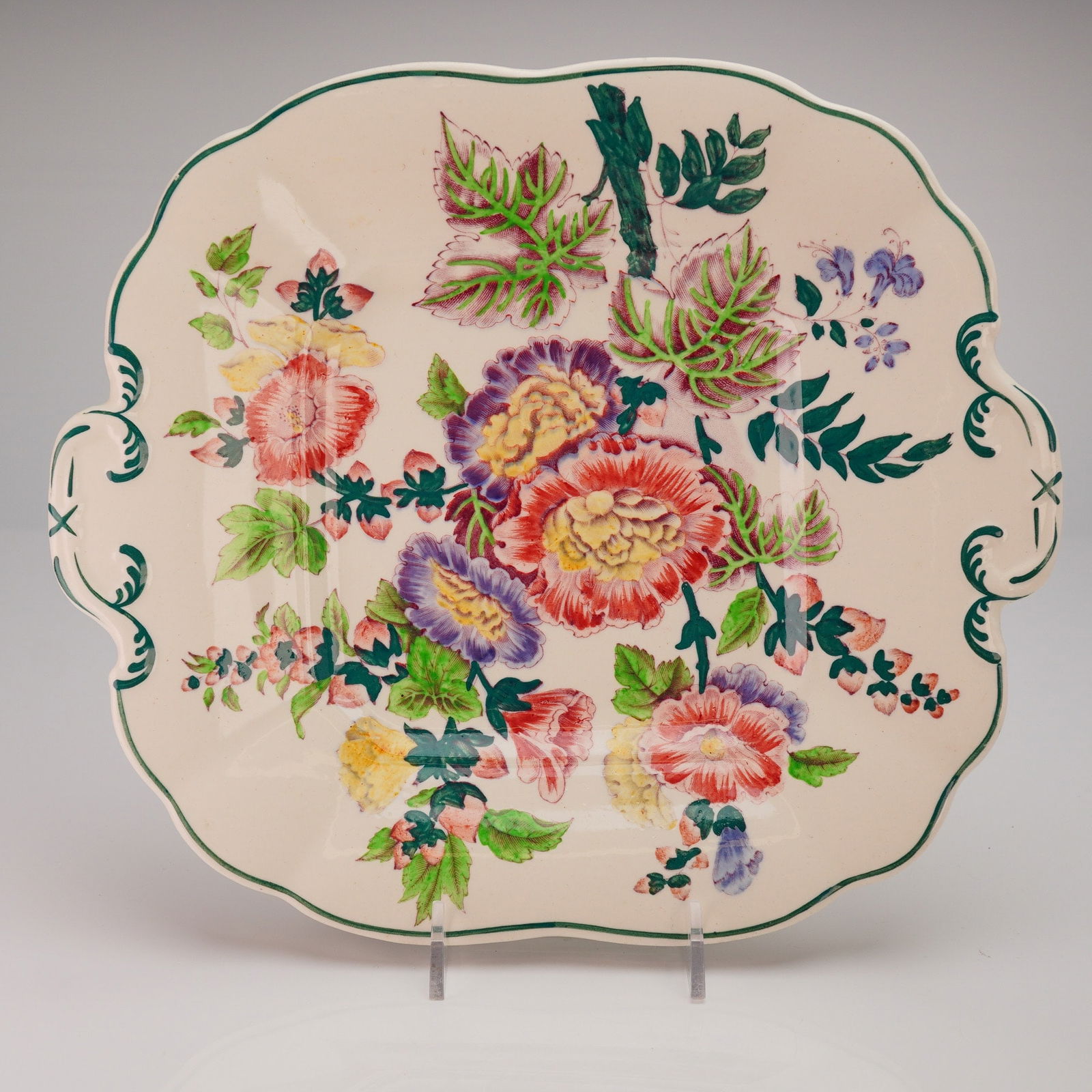 Wedgwood Etruria England Floral Scalloped Small Platter: A single ceramic serving dish or small platter attributed to Wedgwood, produced at the Etruria factory in England. This piece of English earthenware features a distinctive square form with deep, scall