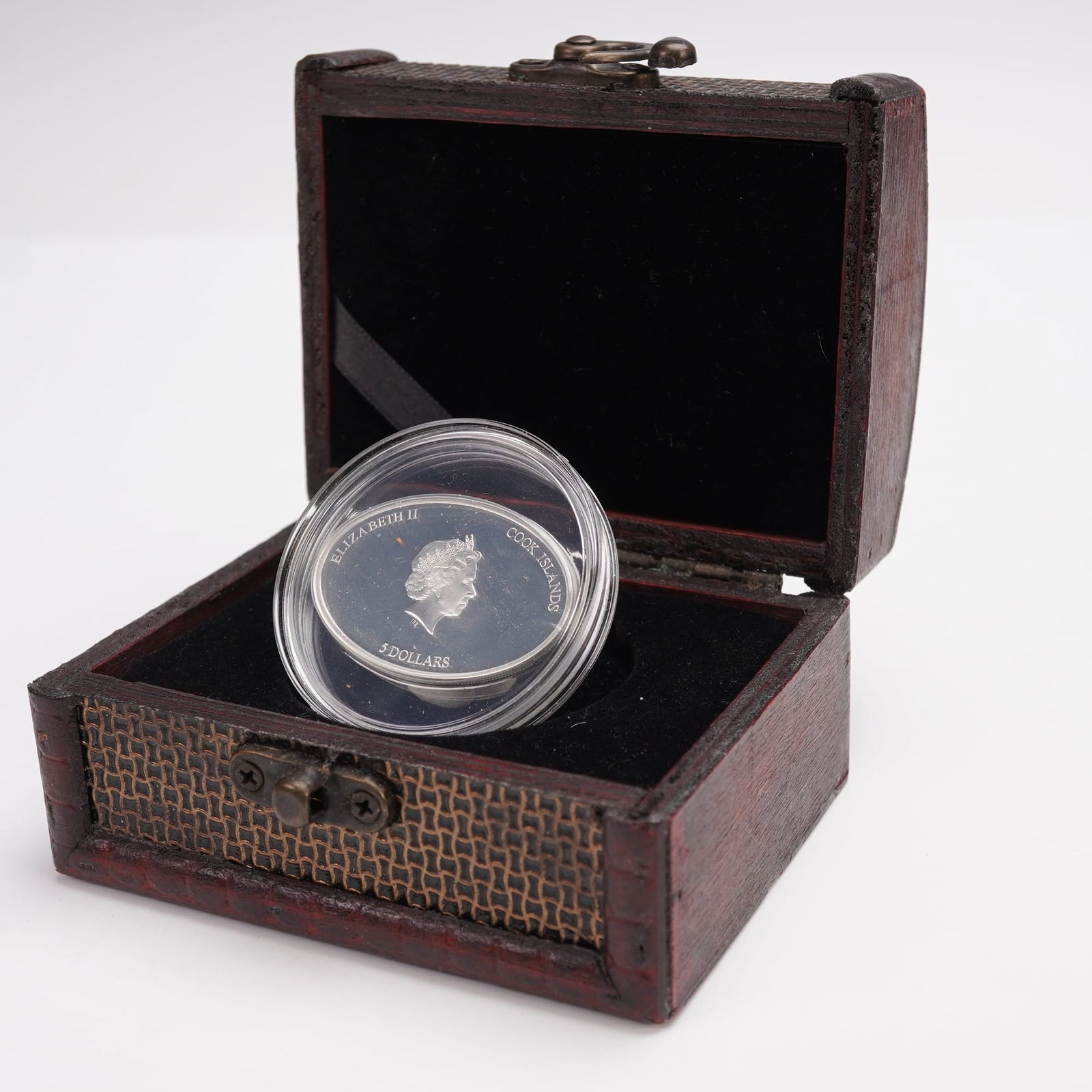 2013 5 Dollar Commemorative Issue Elizabeth II Coin: A commemorative oval coin issued in honor of the SS Republic, which sailed between 1853 and 1865. The obverse features a right-facing portrait of Queen Elizabeth II with inscriptions ELIZABETH II, COO