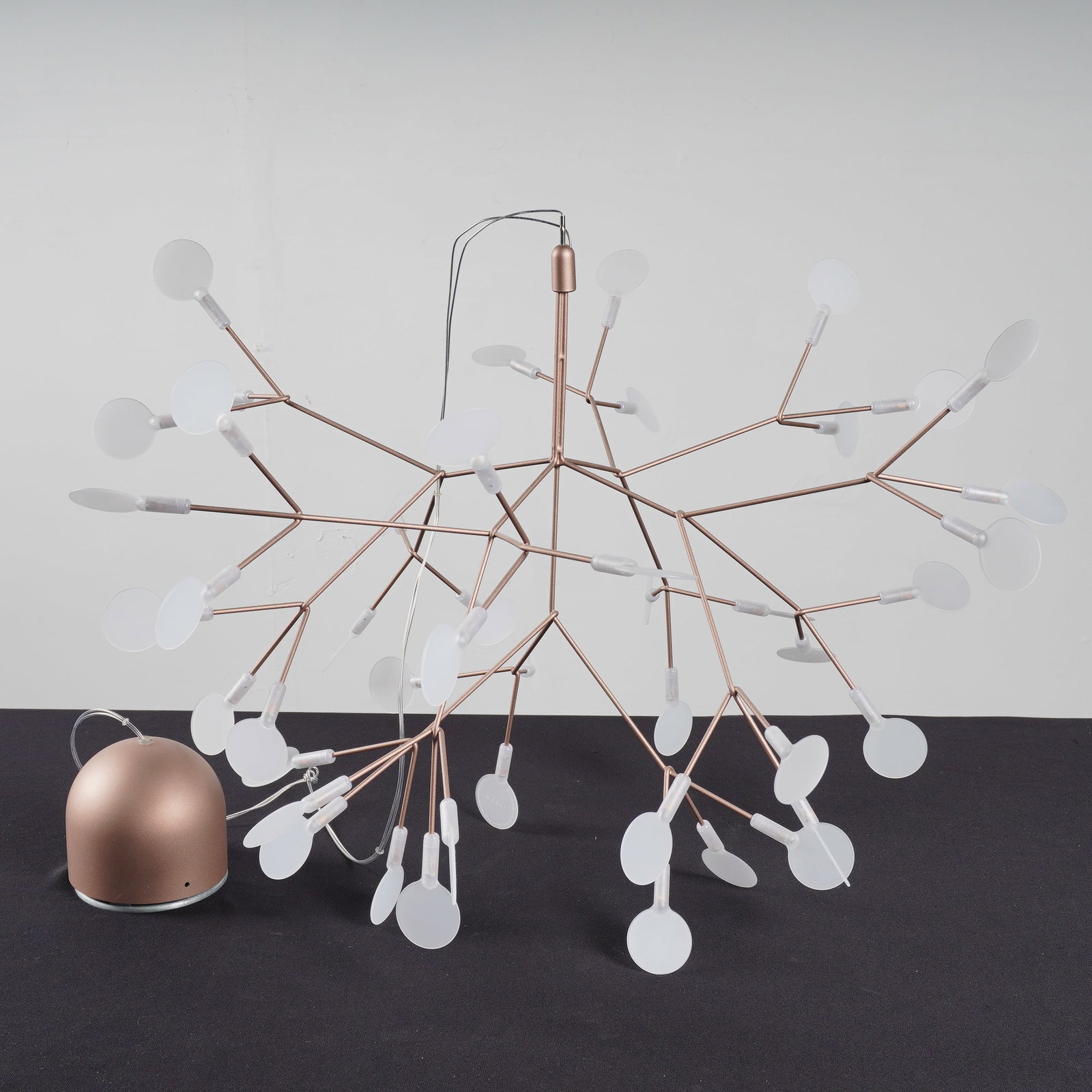 Moooi Heracleum II Copper LED Chandelier, Contemporary Style: This Heracleum II suspension light was manufactured by Moooi and designed by Bertjan Pot. The fixture features a delicate, branching metal frame with a metallic copper finish. It utilizes specialized