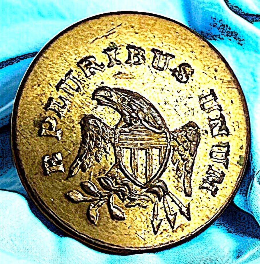 A SCARCE USAGE/UNIFORM BRASS BUTTON: 1 Small early 19th century button with an American Motto. DimensionsSM=Less than 3/4", Medium=3/4" to 1 1/4". Large=1 1/4" and above, extra large=1 3/4" and above Date or EraDIVISION 1=PRE 1918 AND
