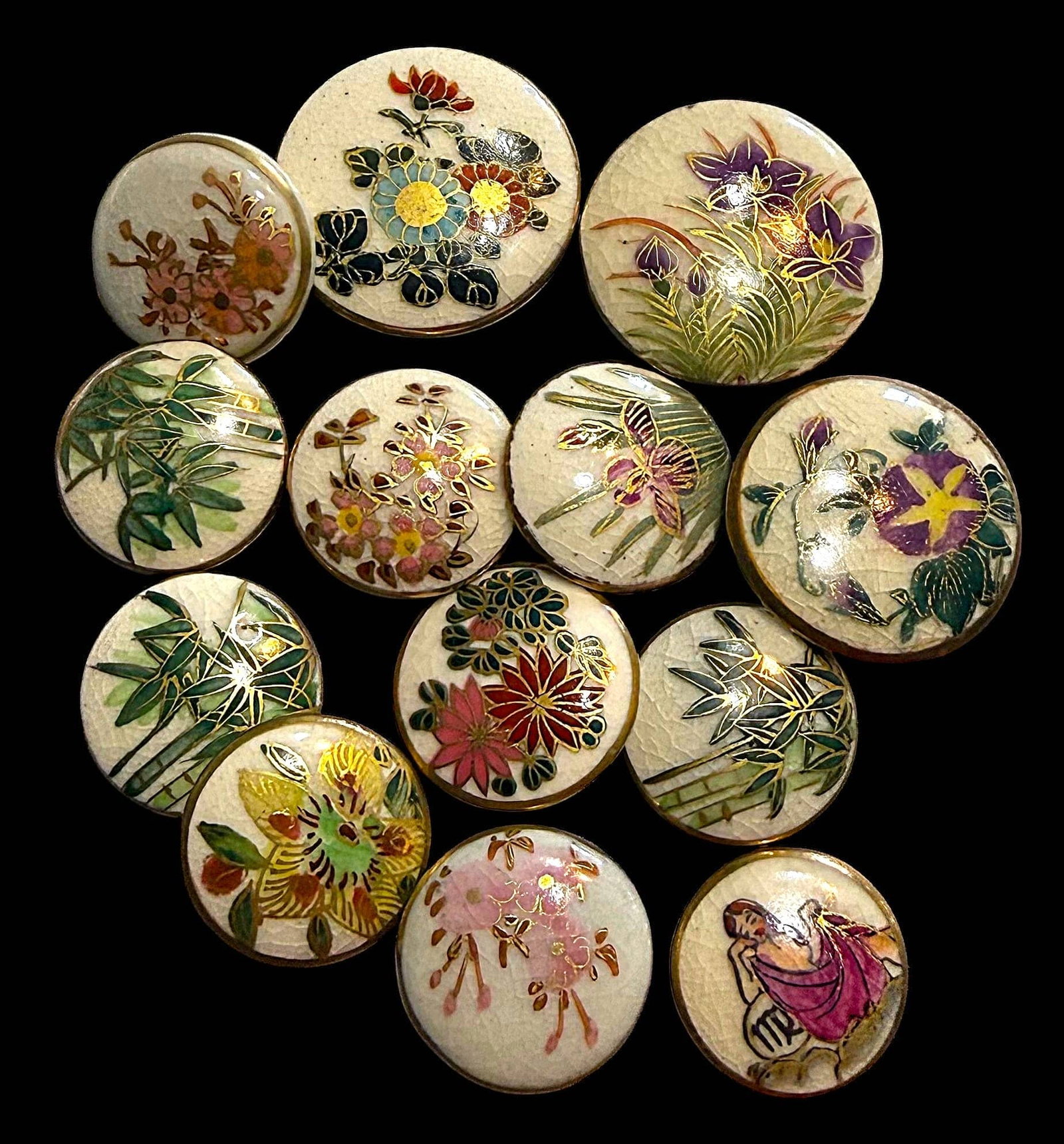 A SELECTION OF DIVISION 3 SATSUMA BUTTONS (1 of 5)