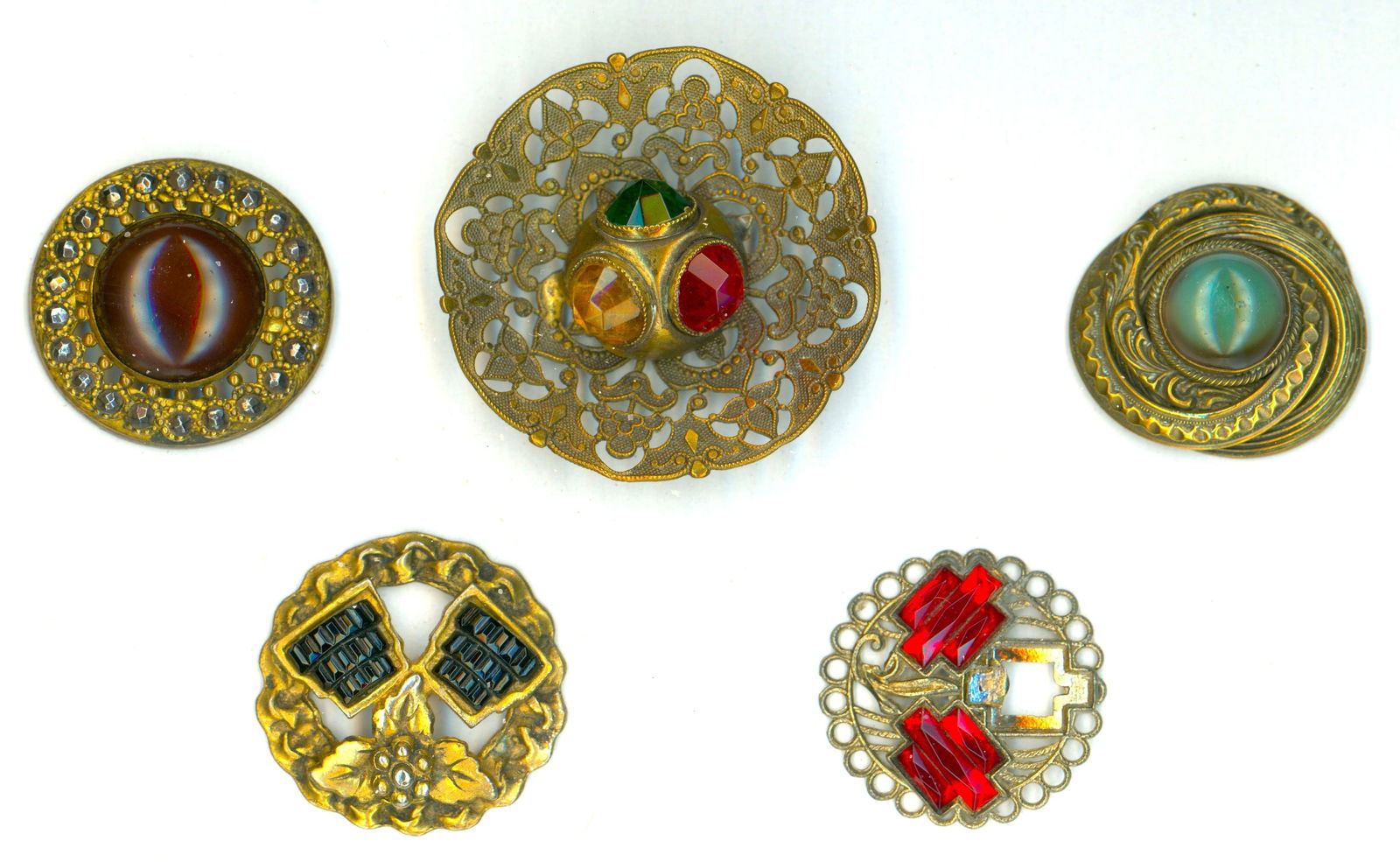 A SMALL CARD OF DIVISION 1 GLASS IN METAL BUTTONS: 5 Large late 19th/early 20th century jeweled style examples. DimensionsSM=Less than 3/4", Medium=3/4" to 1 1/4". Large=1 1/4" and above, extra large=1 3/4" and above Date or EraDIVISION 1=PRE 1918