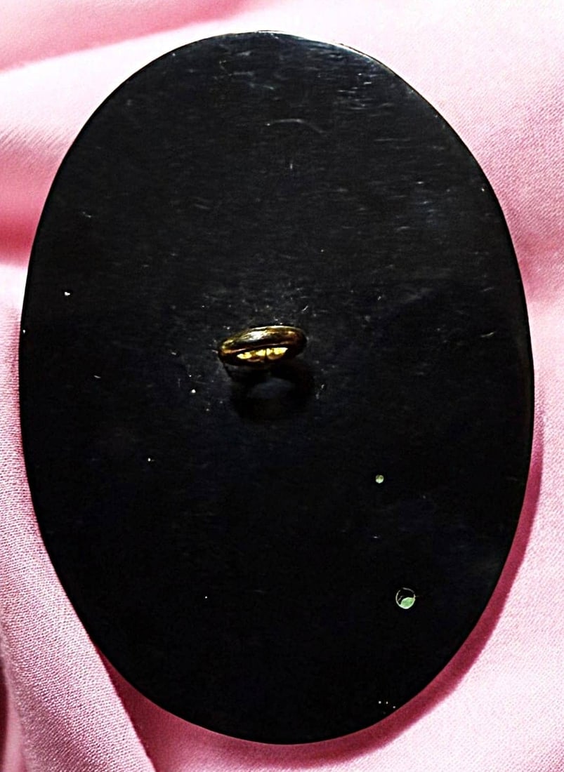 A DIVISION THREE SHELL INLAID BUTTON - 2