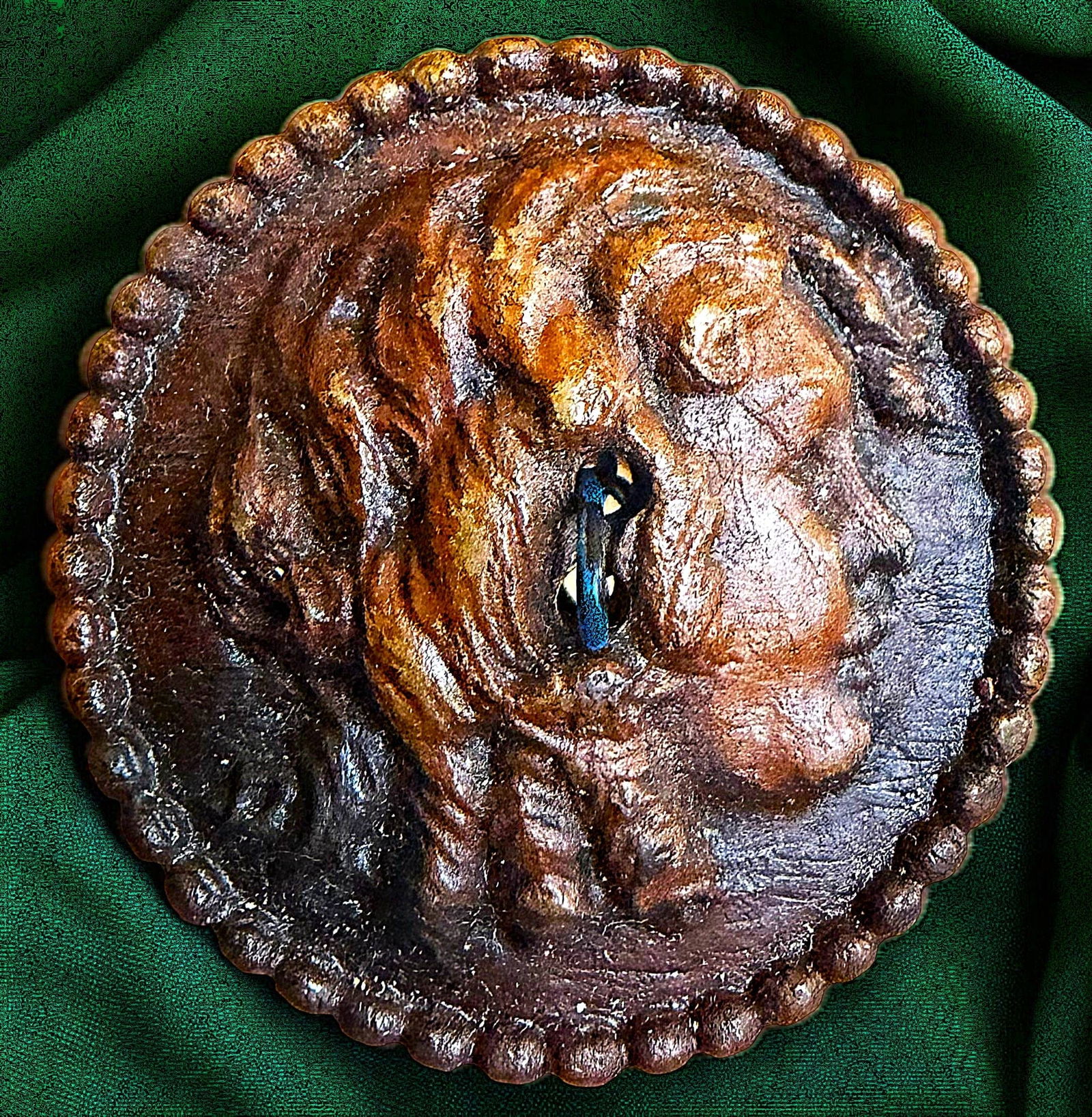 A DIVISION THREE CARVED WOOD PROFILE BUTTON: 1 Large 1940's sew thru Burwood girls head example. DimensionsSM=Less than 3/4", Medium=3/4" to 1 1/4". Large=1 1/4" and above, extra large=1 3/4" and above Date or EraDIVISION 1=PRE 1918 AND DIVISION