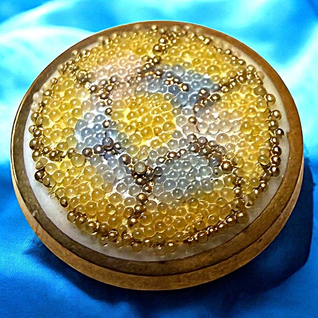 A DIVISION ONE CORALENE GLASS BUTTON (1 of 2)