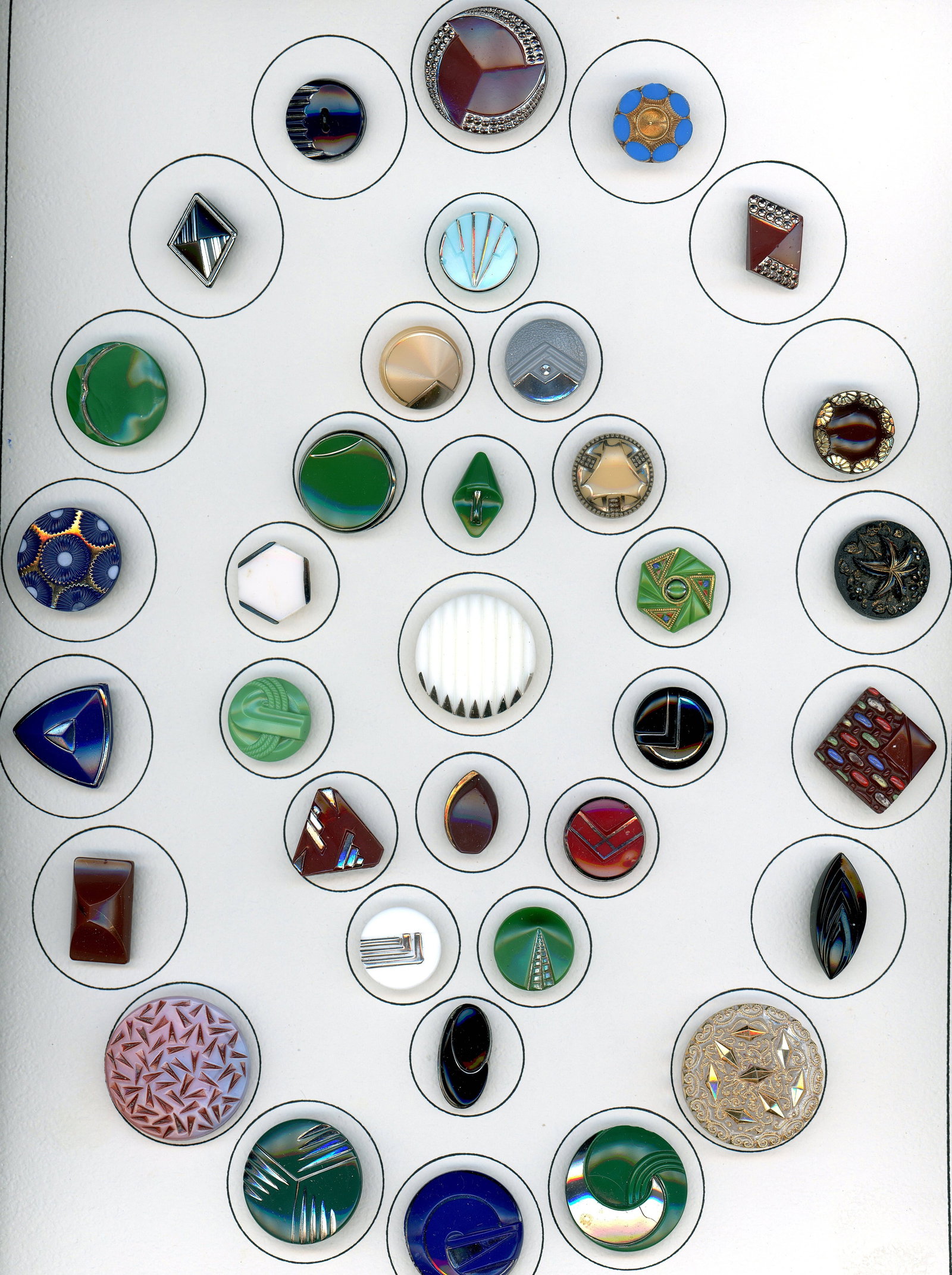 A CARD OF DIVISION THREE GLASS BUTTONS': 35 Small/Medium 20th century Deco style examples. DimensionsSM=Less than 3/4", Medium=3/4" to 1 1/4". Large=1 1/4" and above, extra large=1 3/4" and above Date or EraDIVISION 1=PRE 1918 AND DIVISION 3