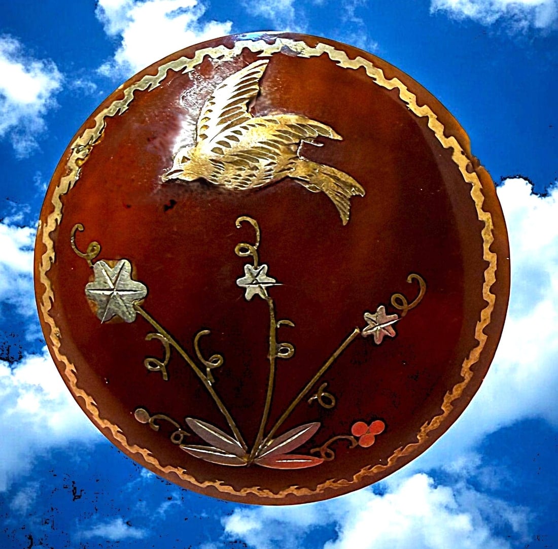 A DIVISION ONE PIQUE INLAY PICTORIAL BUTTON: 1 Large pearl and gold/brass inlay bird and flowers. DimensionsSM=Less than 3/4", Medium=3/4" to 1 1/4". Large=1 1/4" and above, extra large=1 3/4" and above Date or EraDIVISION 1=PRE 1918 AND