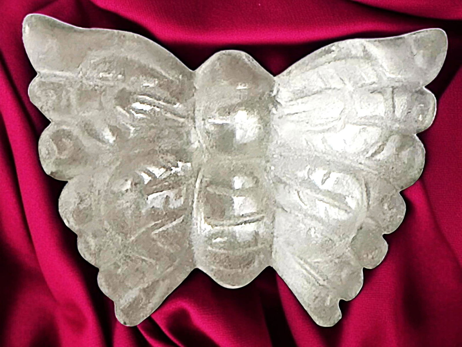 A DIVISION THREE REALISTIC ANIMAL BUTTON: 1 Large 20th century clear crystal butterfly example. DimensionsSM=Less than 3/4", Medium=3/4" to 1 1/4". Large=1 1/4" and above, extra large=1 3/4" and above Date or EraDIVISION 1=PRE 1918 AND