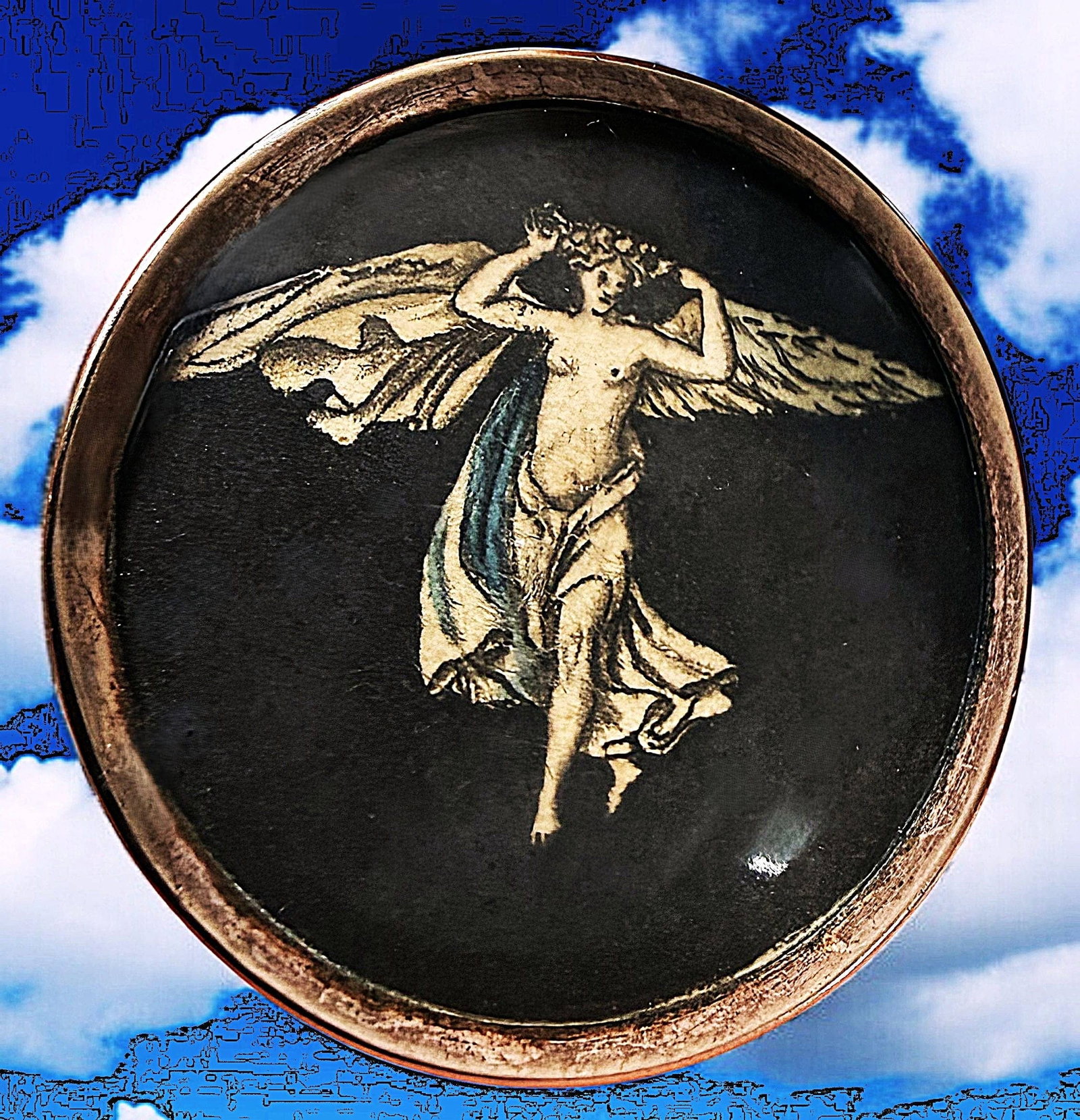 AN EXCEPTIONAL HAND COLORED DIVISION ONE FIGURAL BUTTON: 1 Large 18th century slightly risque En Grisaille painting! DimensionsSM=Less than 3/4", Medium=3/4" to 1 1/4". Large=1 1/4" and above, extra large=1 3/4" and above Date or EraDIVISION 1=PRE 1918