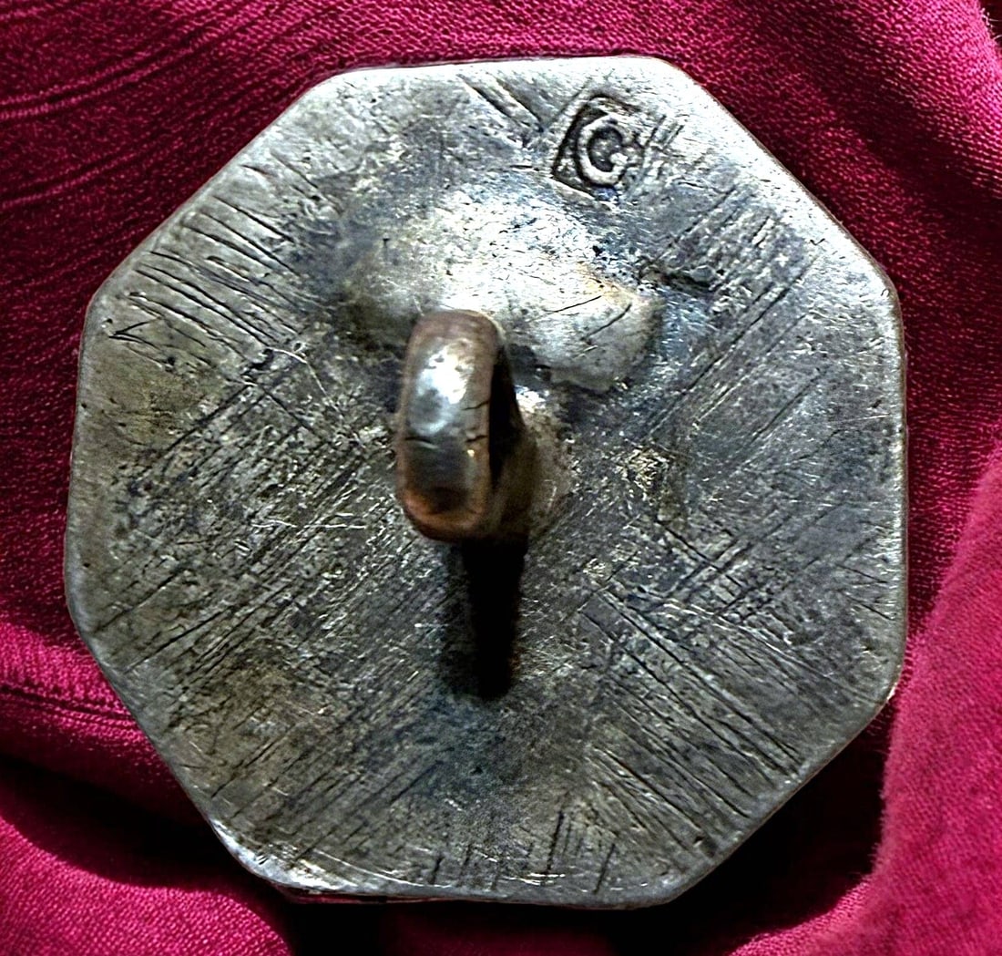 A DIVISION ONE ENGRAVED FIGURAL BUTTON - 2
