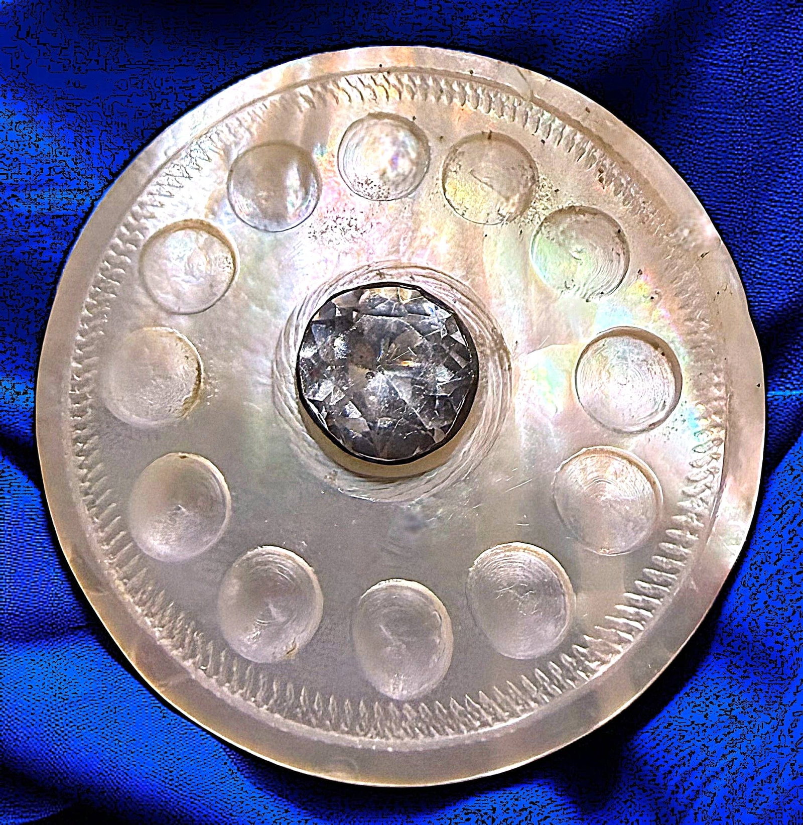 A DIVISION ONE ENGRAVED SHELL BUTTON: 1 Large 18th century large paste pinshanked example. DimensionsSM=Less than 3/4", Medium=3/4" to 1 1/4". Large=1 1/4" and above, extra large=1 3/4" and above Date or EraDIVISION 1=PRE 1918 AND DIVISIO