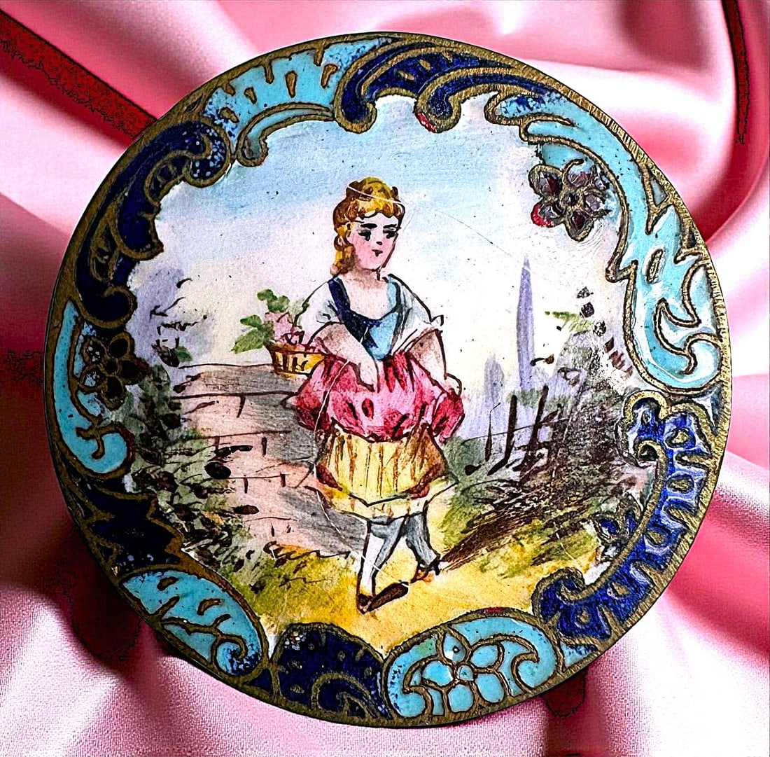 A DIVIION ONE MULTIPLE TECHNIQUE ENAMEL BUTTON: 1 Large 19th century figural Emaux Peints & Champleve example. DimensionsSM=Less than 3/4", Medium=3/4" to 1 1/4". Large=1 1/4" and above, extra large=1 3/4" and above Date or EraDIVISION 1=PRE 1918