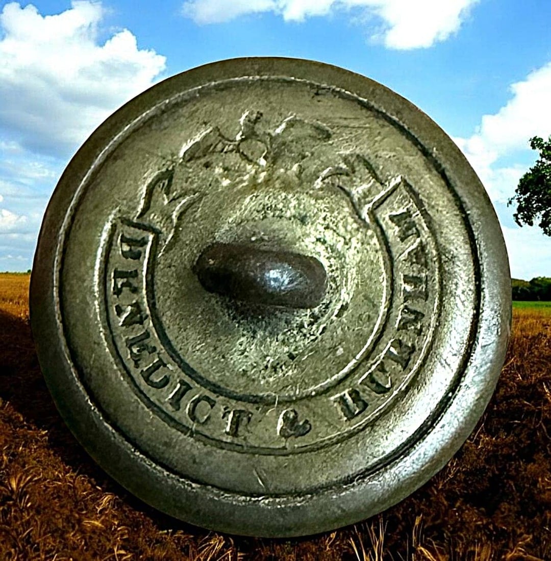 A DIVISION ONE BRASS ARCHITECTURAL BUTTON - 2