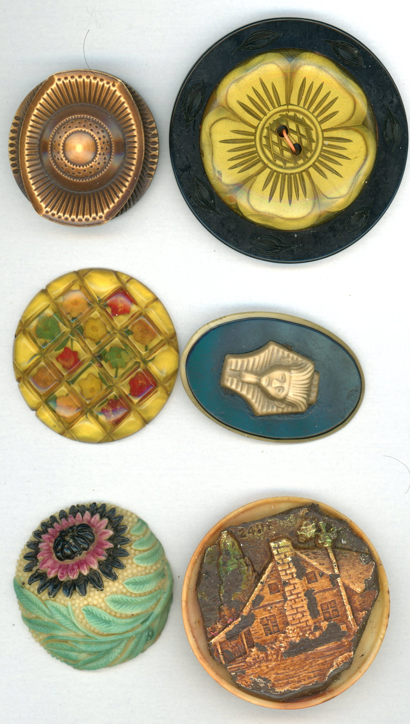 A SMALL CARD OF DIVISION ONE & THREE PLASTIC BUTTONS: 6 Large early to mid 20th century examples including casein. DimensionsSM=Less than 3/4", Medium=3/4" to 1 1/4". Large=1 1/4" and above, extra large=1 3/4" and above Date or EraDIVISION 1=PRE 1918