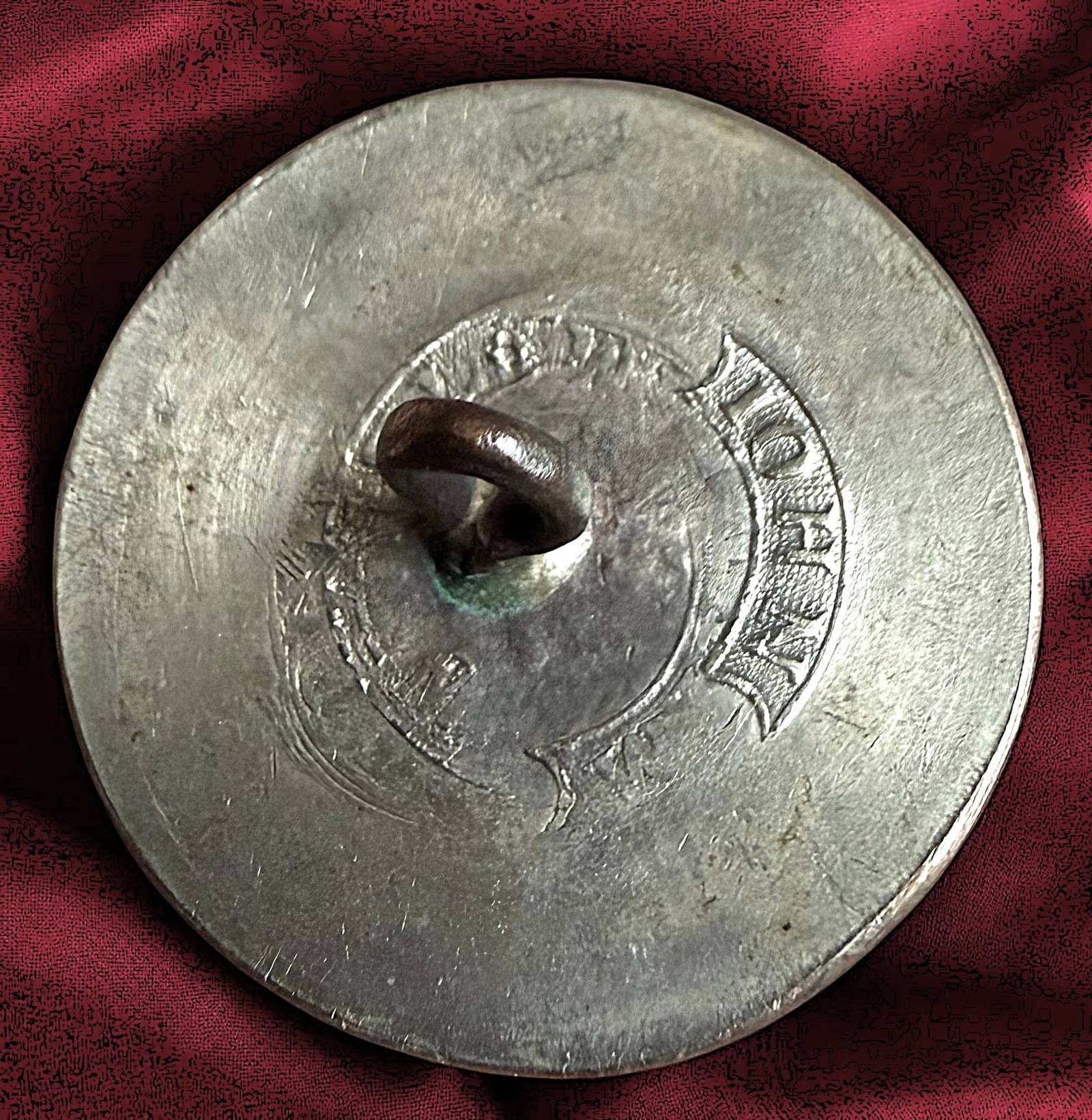 A DIVISION ONE SILVER CREST BUTTON - 3