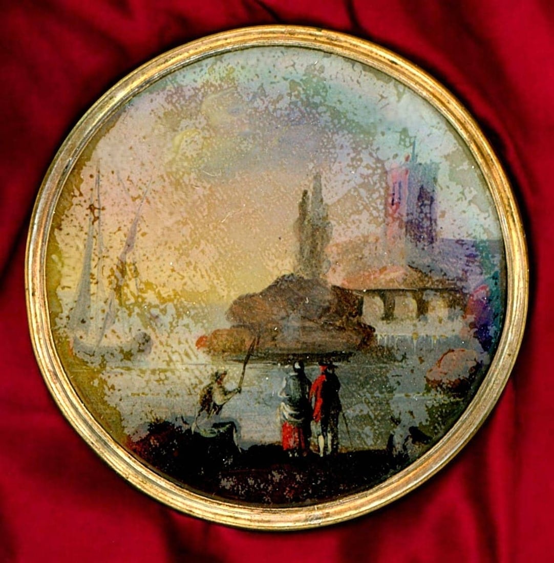 A DIVISION ONE UNDER GLASS SCENIC BUTTON: 1 Large 18th century marine and architectural scene. DimensionsSM=Less than 3/4", Medium=3/4" to 1 1/4". Large=1 1/4" and above, extra large=1 3/4" and above Date or EraDIVISION 1=PRE 1918 AND DIVISIO