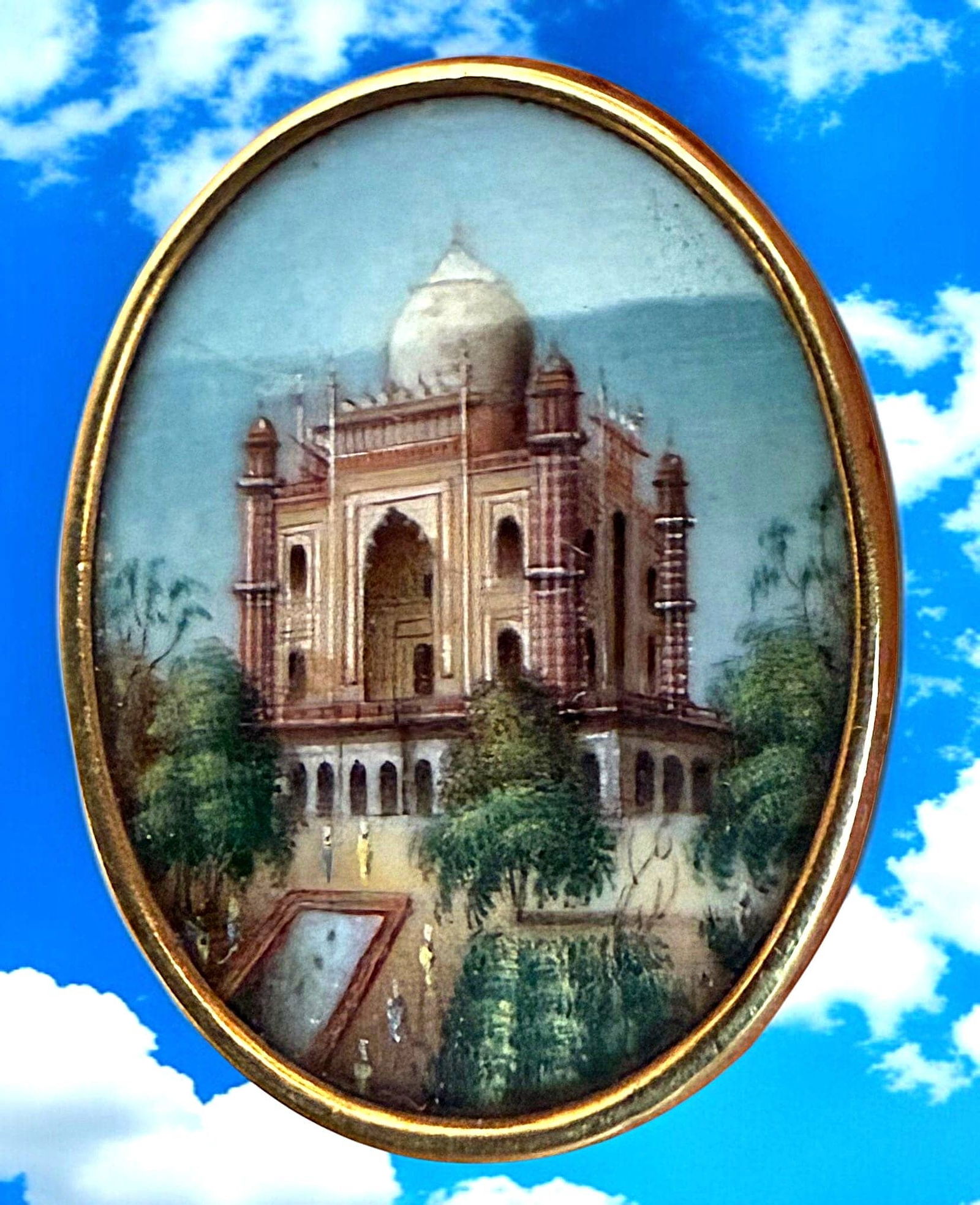 A DIVISION ONE HAND PAINTED SCENE IN GOLD BUTTON: 1 large medium oval 19th century natural material under glass. DimensionsSM=Less than 3/4", Medium=3/4" to 1 1/4". Large=1 1/4" and above, extra large=1 3/4" and above Date or EraDIVISION 1=PRE 1918 A