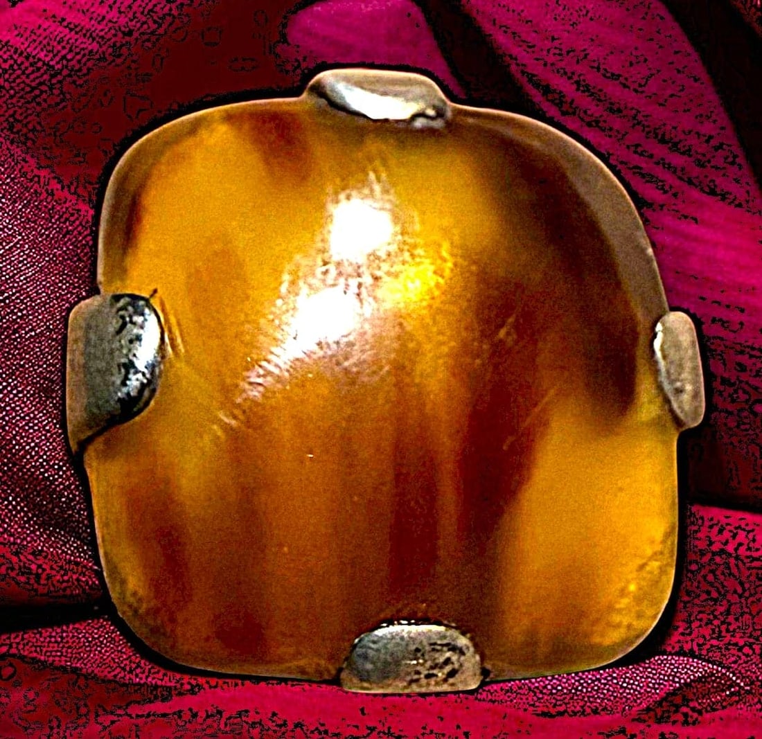 A DIVISION THREE STERLING AND NATURAL MATERIAL BUTTON: 1 Medium 20th century Mexican button from William Spratling. DimensionsSM=Less than 3/4", Medium=3/4" to 1 1/4". Large=1 1/4" and above, extra large=1 3/4" and above Date or EraDIVISION 1=PRE 1918 AND