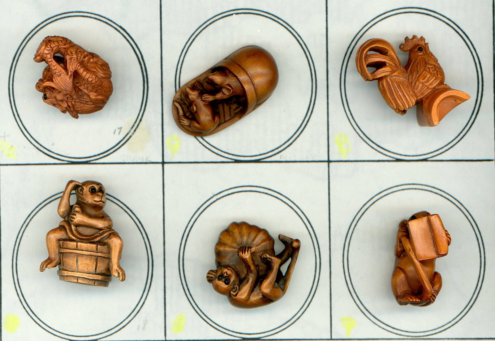 A SMALL SELECTION OF DIV. 3 REALISTIC ANIMAL BUTTONS: 6 Medium/Large 21st century assorted Boxwood examples. DimensionsSM=Less than 3/4", Medium=3/4" to 1 1/4". Large=1 1/4" and above, extra large=1 3/4" and above Date or EraDIVISION 1=PRE 1918 AND