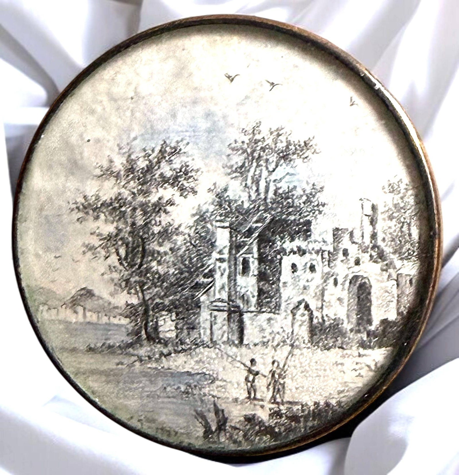 AN EXCEPTIONAL HAND PAINTED DIVISION ONE SCENE BUTTON: 1 Large 18th century hand painted under glass button! DimensionsSM=Less than 3/4", Medium=3/4" to 1 1/4". Large=1 1/4" and above, extra large=1 3/4" and above Date or EraDIVISION 1=PRE 1918 AND DIVISI