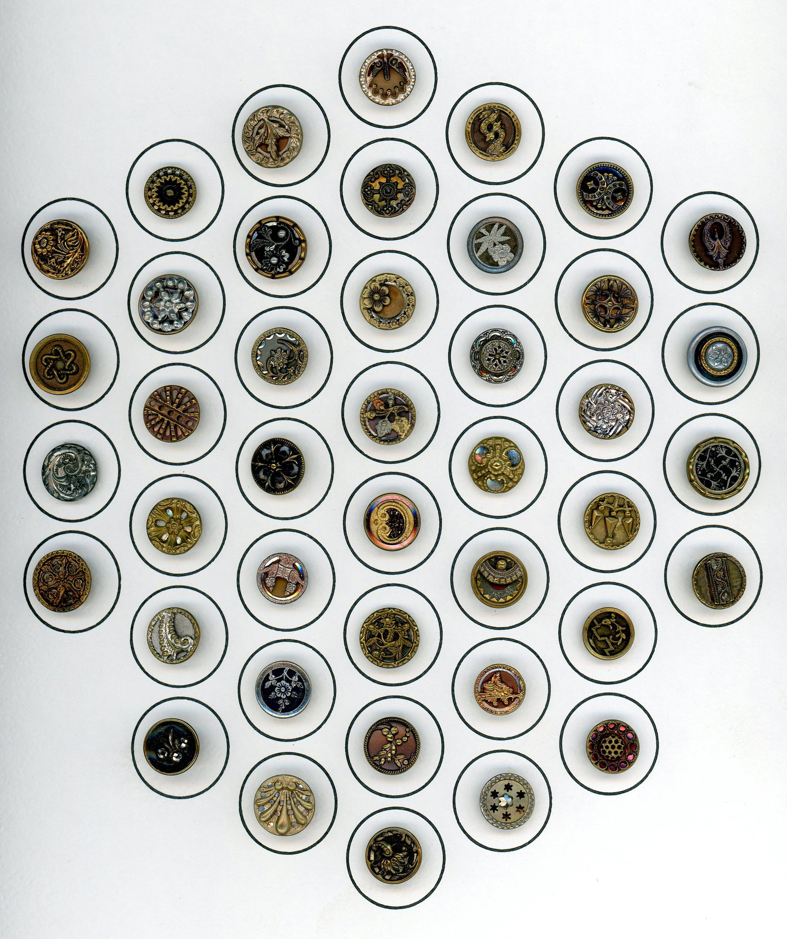 2 CARDS OF DIVISION ONE SMALL METAL BUTTONS: 84 Small 19th century Victorian period metal examples. DimensionsSM=Less than 3/4", Medium=3/4" to 1 1/4". Large=1 1/4" and above, extra large=1 3/4" and above Date or EraDIVISION 1=PRE 1918 AND