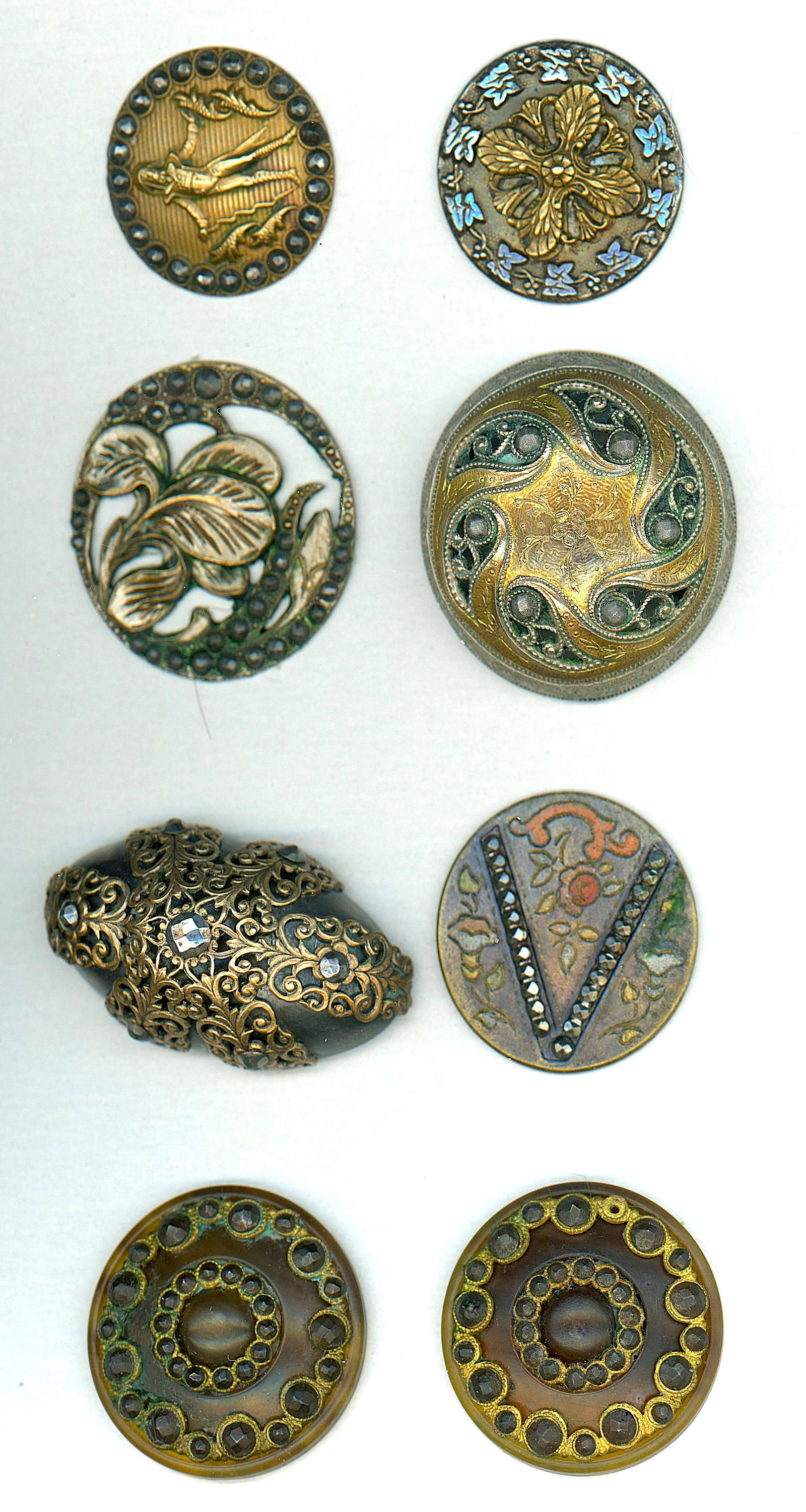A SMALL CARD OF DIVISION ONE METAL BUTTONS: 8 Medium/Large 19th century examples including pictorials. DimensionsSM=Less than 3/4", Medium=3/4" to 1 1/4". Large=1 1/4" and above, extra large=1 3/4" and above Date or EraDIVISION 1=PRE 1918 AND D