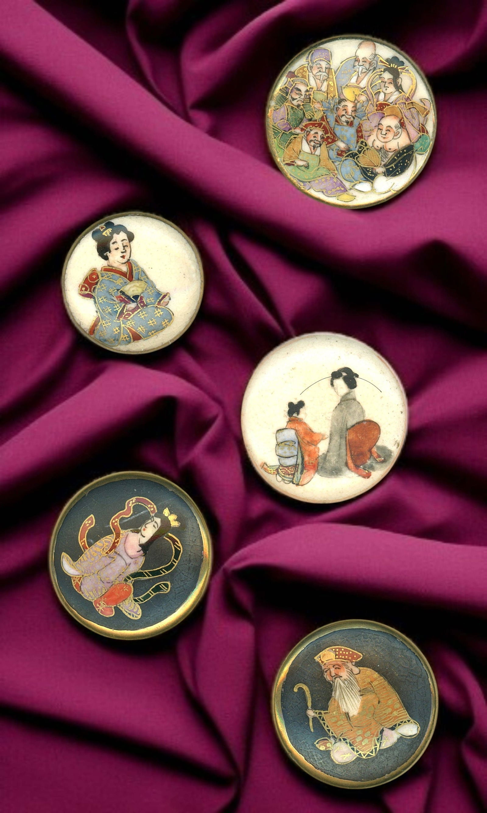 A SMALL CARD OF DIVISION THREE JAPANESE BUTTONS: 5 Medium 20th century figural Satsuma Buttons. DimensionsSM=Less than 3/4", Medium=3/4" to 1 1/4". Large=1 1/4" and above, extra large=1 3/4" and above Date or EraDIVISION 1=PRE 1918 AND DIVISION 3 IS