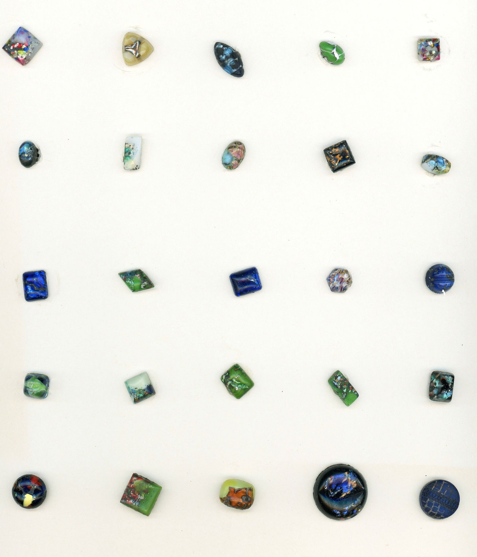 A CARD OF DIVISION ONE FOIL GLASS BUTTONS: 25 Medium/Small late 19th century Leo Popper glass examples. DimensionsSM=Less than 3/4", Medium=3/4" to 1 1/4". Large=1 1/4" and above, extra large=1 3/4" and above Date or EraDIVISION 1=PRE 1918 AND