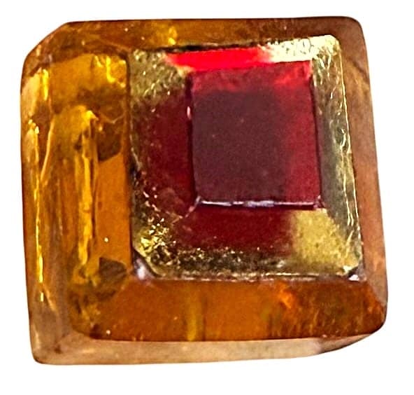 A DIVISION ONE SPECIAL TECHNIQUE GLASS BUTTON: 1 Scarce Diminutive 19th century Tingue example. DimensionsSM=Less than 3/4", Medium=3/4" to 1 1/4". Large=1 1/4" and above, extra large=1 3/4" and above Date or EraDIVISION 1=PRE 1918 AND DIVISION 3