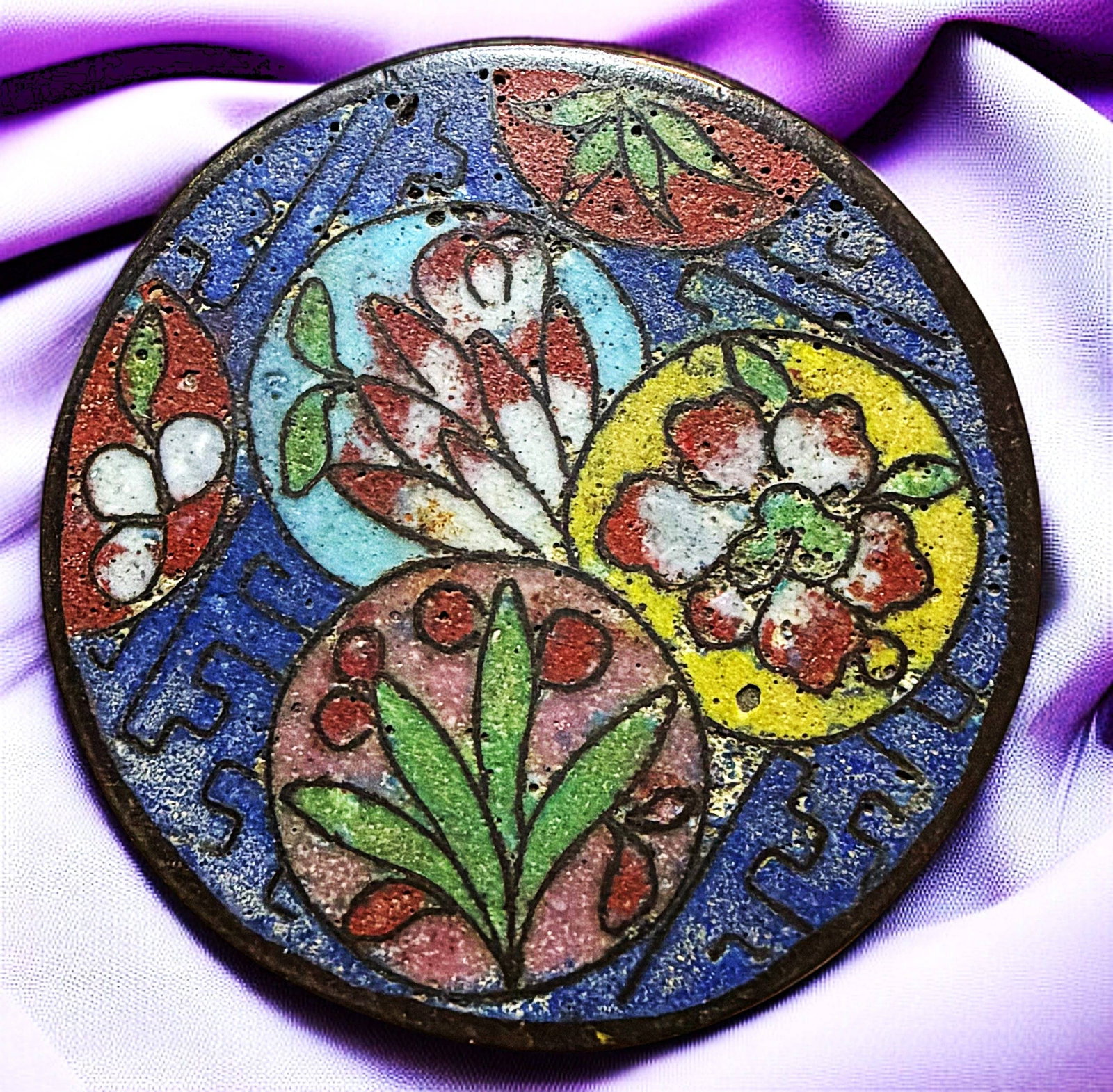 A DIVISION ONE BRONZE BASED COLORFUL ENAMEL BUTTON (1 of 3)