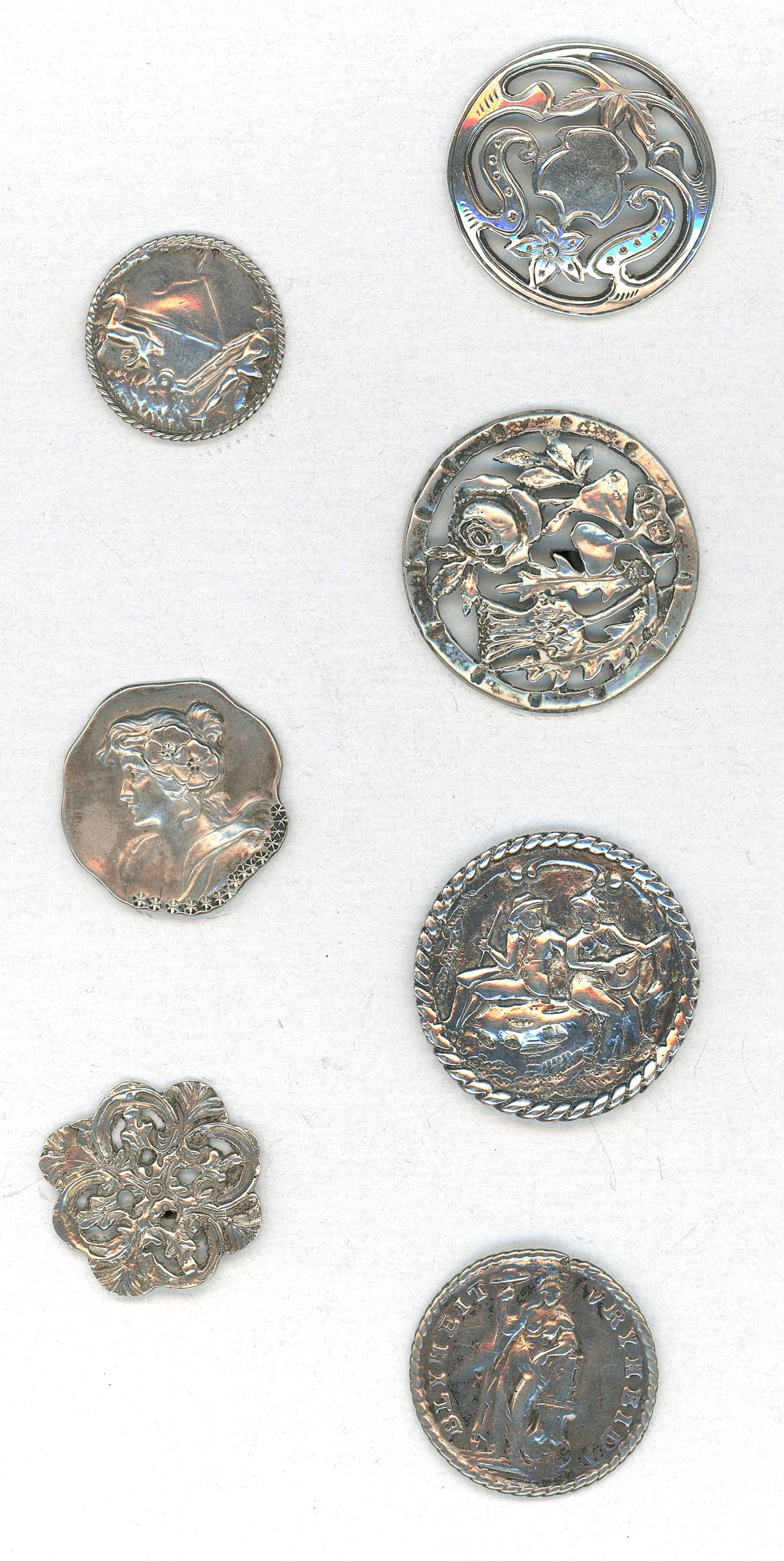 A SMALL SELECTION OF DIVISION ONE SILVER BUTTONS (1 of 6)