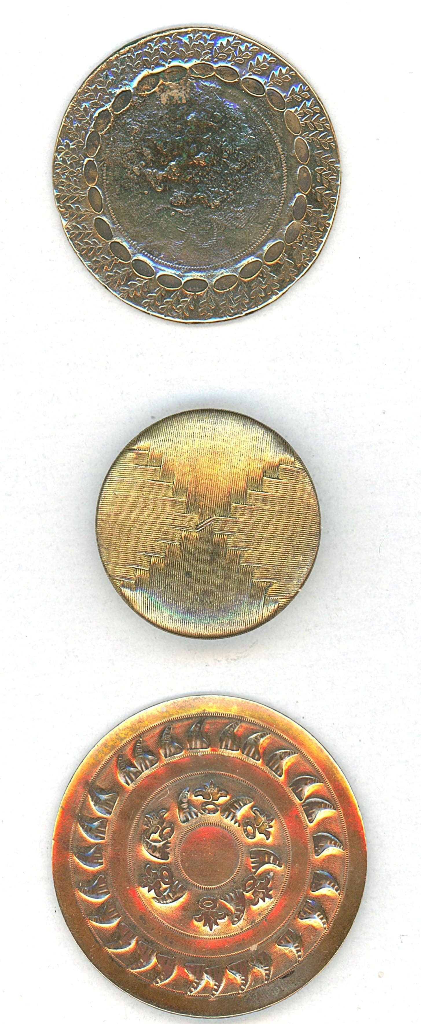 A SMALL CARD OF DIVISION ONE EARLY METAL BUTTONS: 3 Medium/Large 18th century patterned examples. Here we have two 18th century copper with different pattern designs along with an 18th century wood back example with a metal repousse pattern. Dimensio