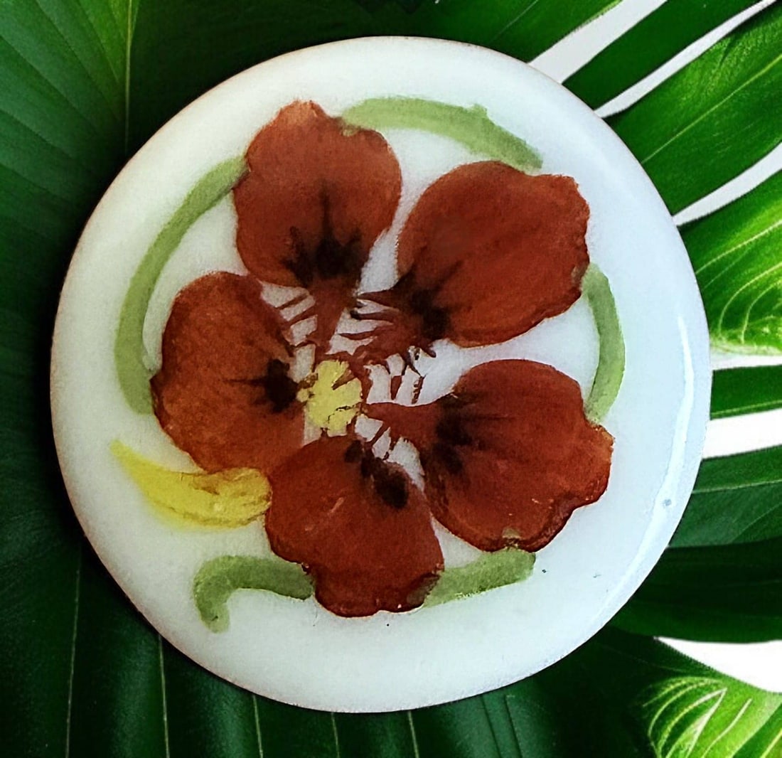 A DIVISION ONE BACKMARKED PICTORIAL PORCELAIN BUTTON (1 of 2)