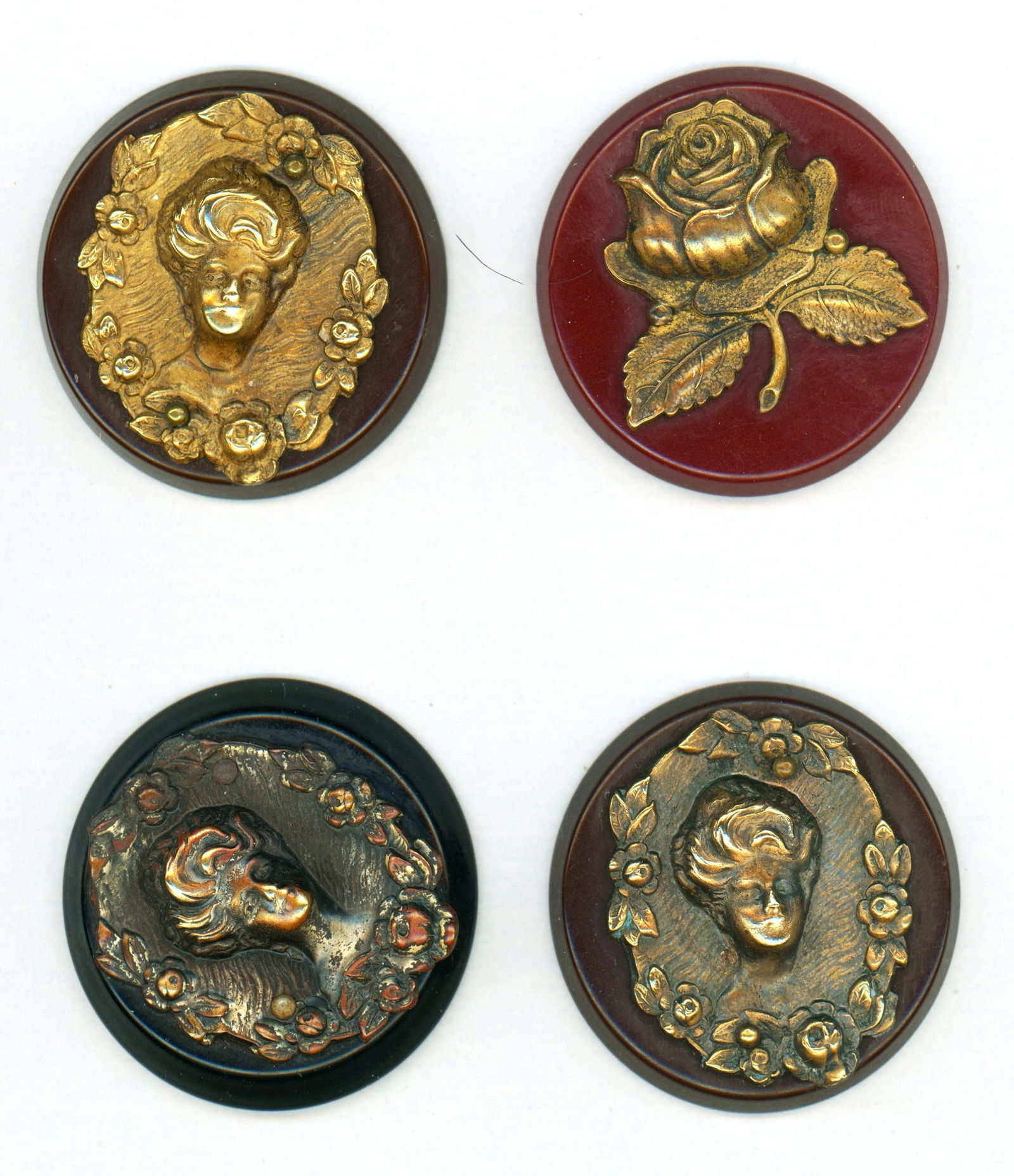 A SMALL CARD OF DIVISION 3 PICTORIAL MATCHING BUTTONS (1 of 4)