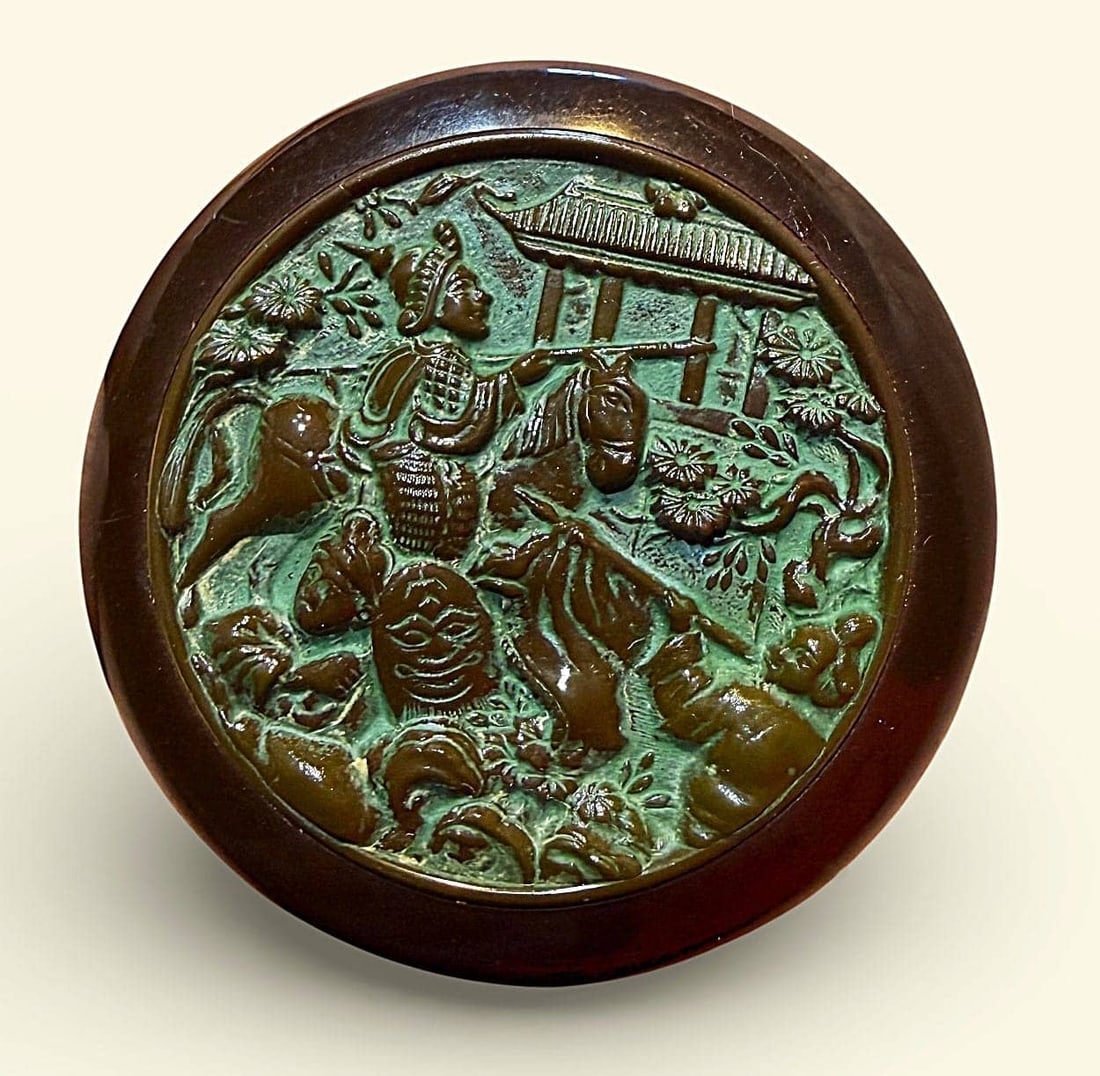 A DIVISION THREE GLASS FIGURAL IN BAKELITE (1 of 2)