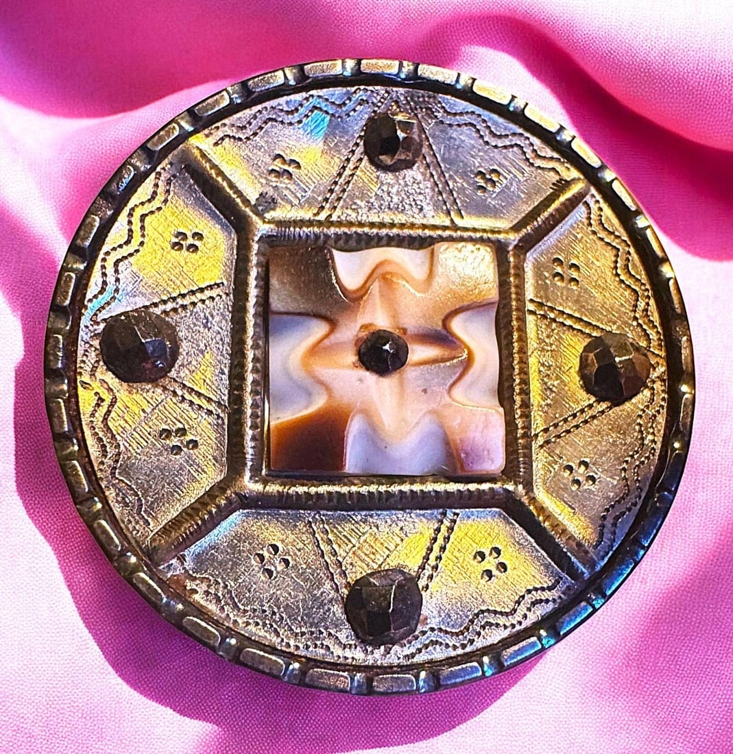 A DIVISION ONE STEEL CUP BUTTON WITH SHELL (1 of 2)