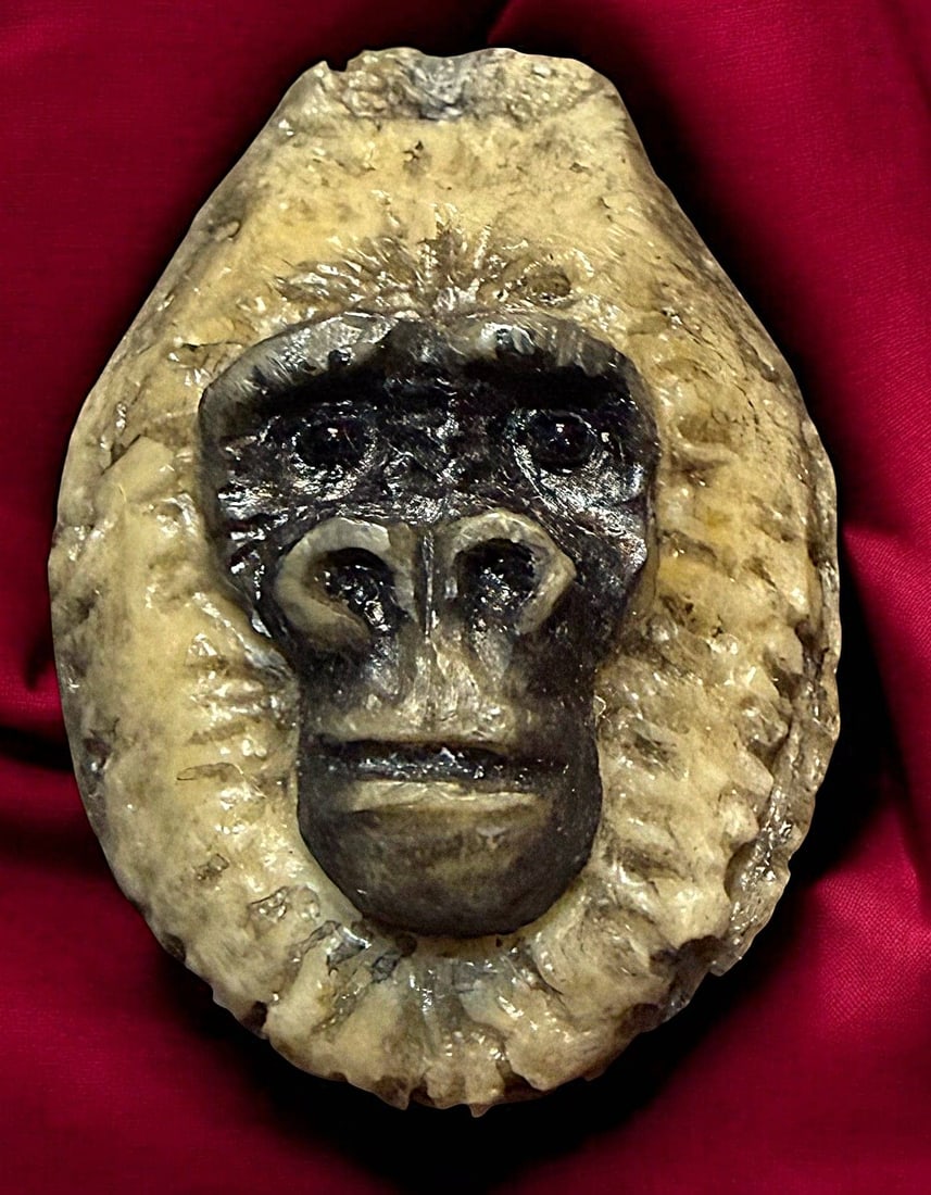 A DIVISION THREE STUDIO ARTIST BUTTON (1 of 3)