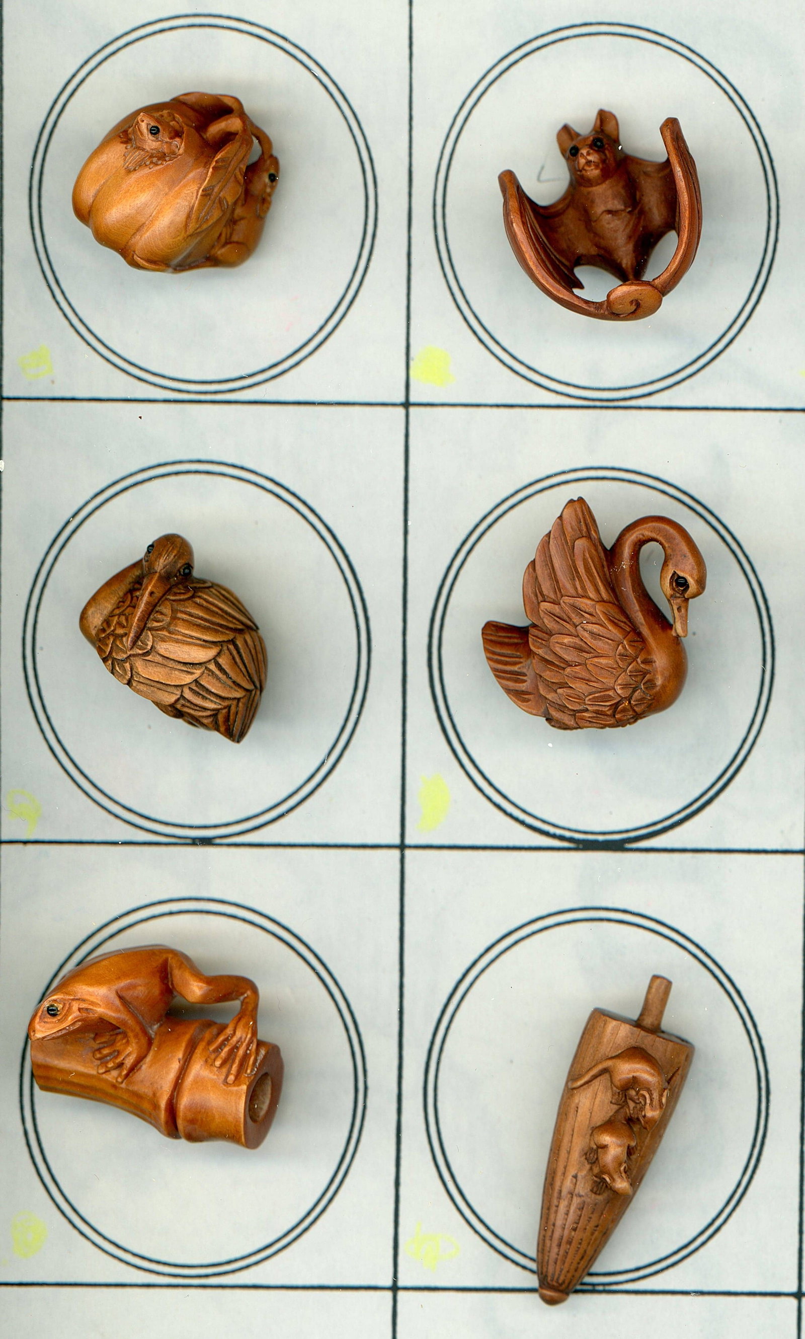 A SMALL SELECTION OF DIV. 3 REALISTIC ANIMAL BUTTONS (1 of 4)