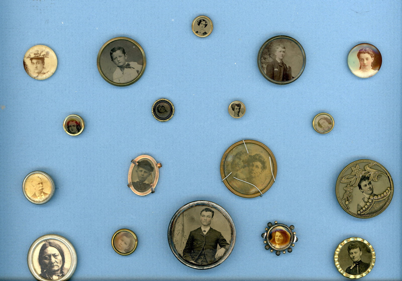 A PARTIAL CARD OF DIVISION 1 PHOTOGRAPHIC BUTTONS (1 of 4)