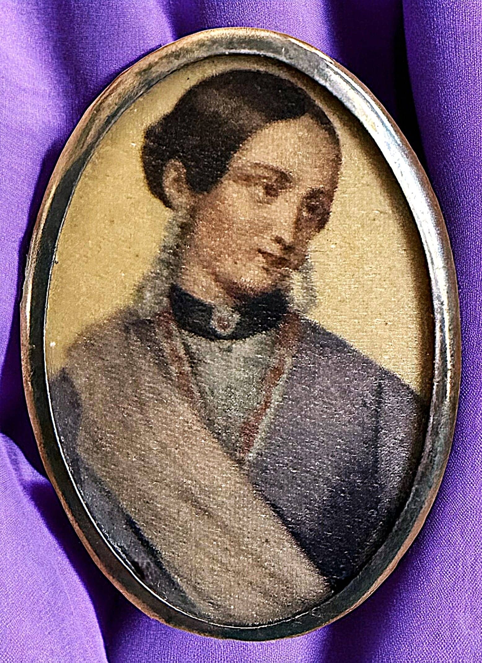 A DIVISION ONE COLORFUL UNDER GLASS BUTTON (1 of 2)