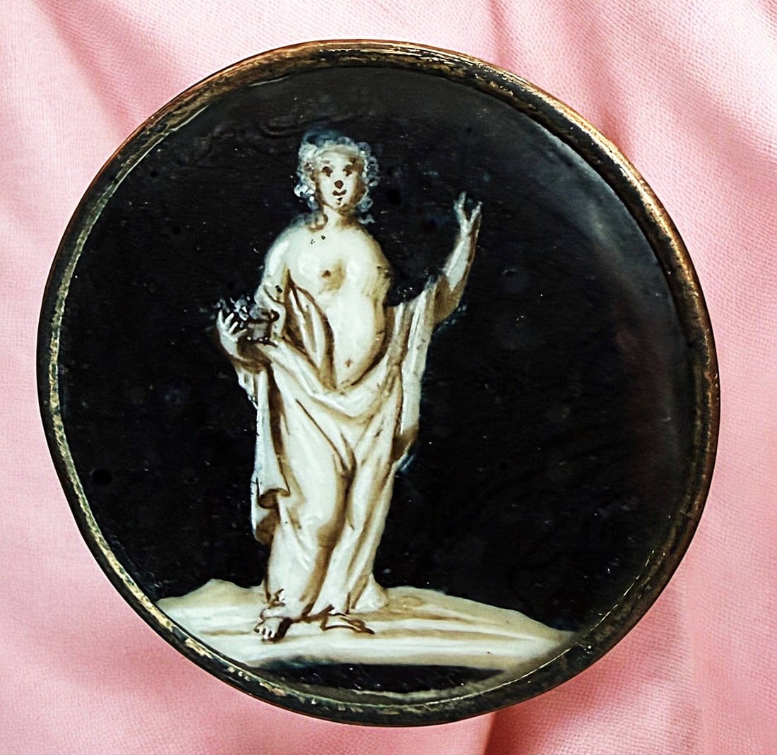 AN EXCEPTIONAL HAND PAINTED DIVISION ONE FIGURAL BUTTON (1 of 2)