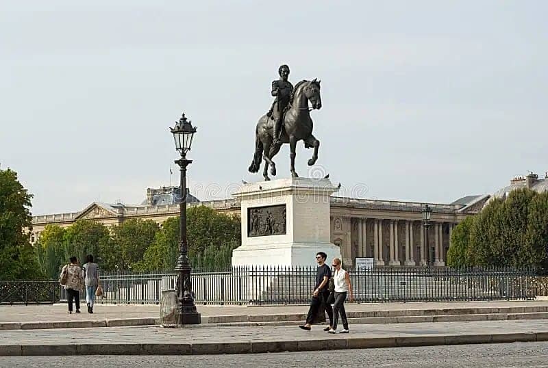 A DIV. 1 IDENTIFIABLE ARCHITECTURAL STRUCTURE BUTTON - 4