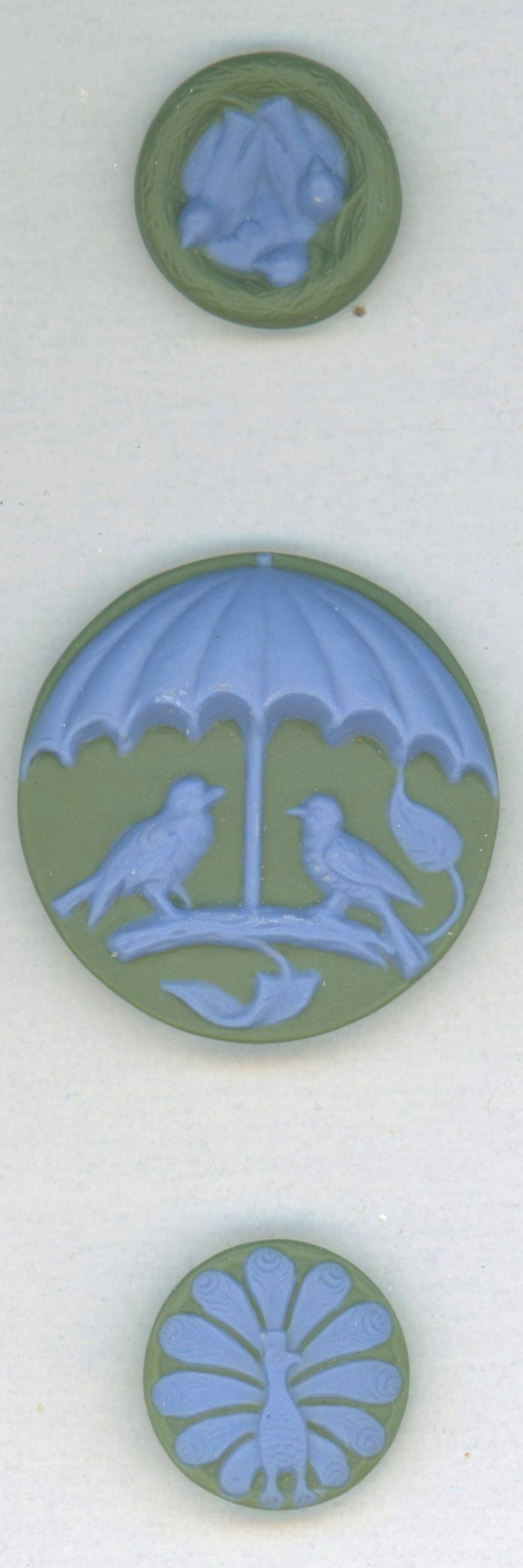 A SMALL CARD OF DIVISION THREE STUDIO ARTIST BUTTONS: 3 Medium/Large 20th century special edition examples by Rzanski. The buttons on this small card were custom made in this colorway and we are almost at the end of selling these limited quantity example