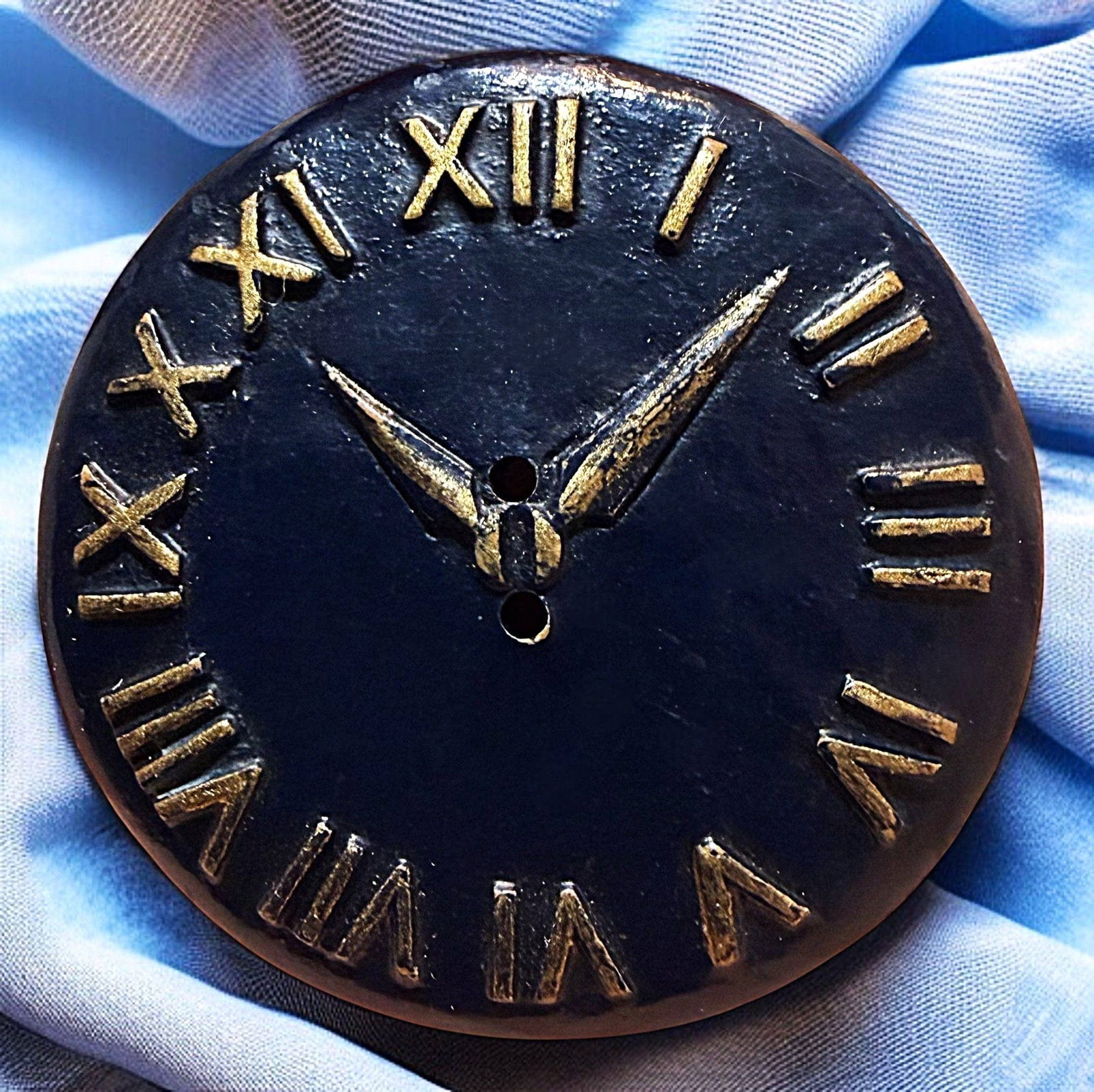 A SCARCE DIVISION THREE PICTORIAL WOOD BUTTON (1 of 2)