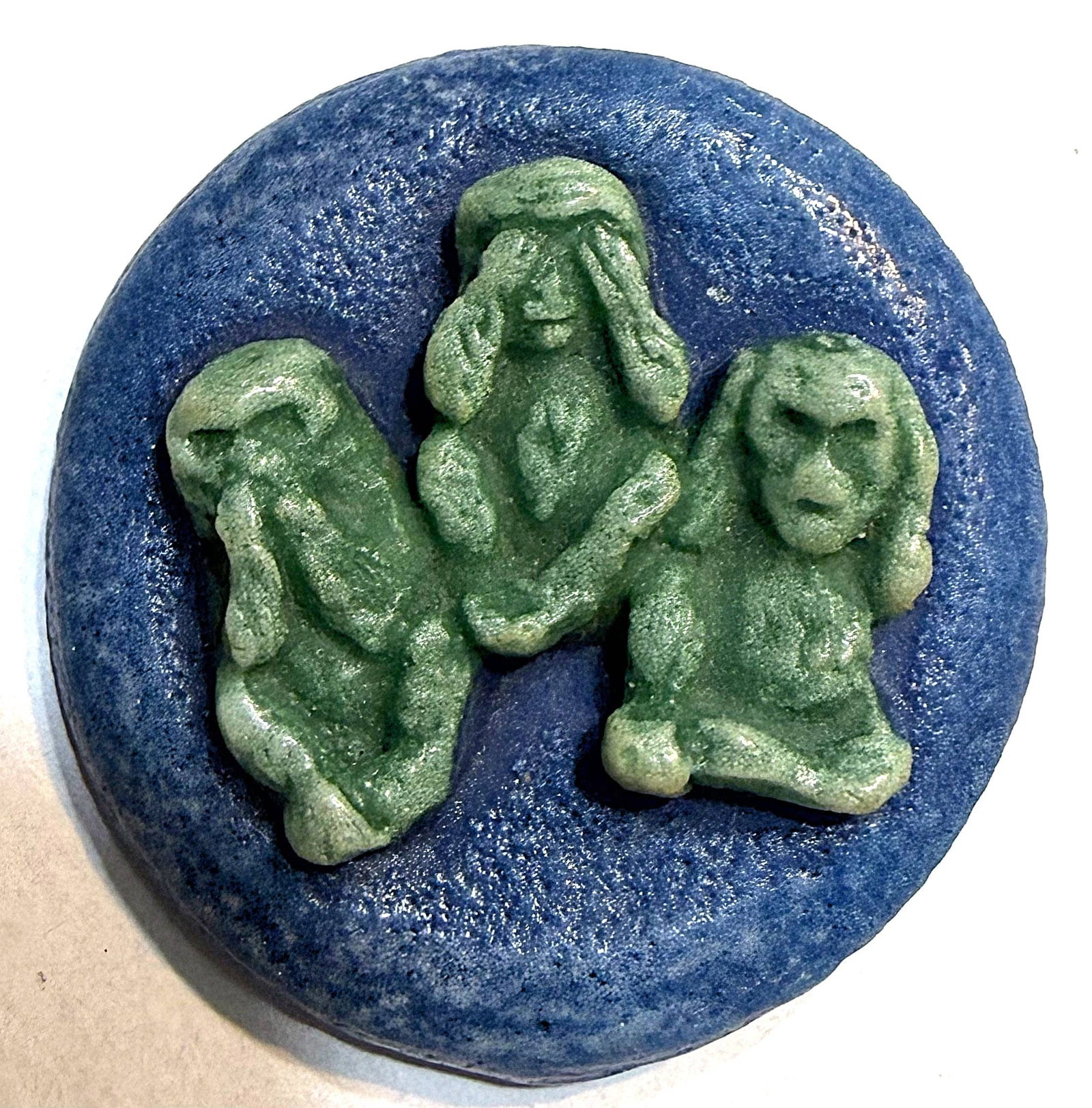 A DIVISION THREE PICTORIAL ANIMAL BUTTON (1 of 2)