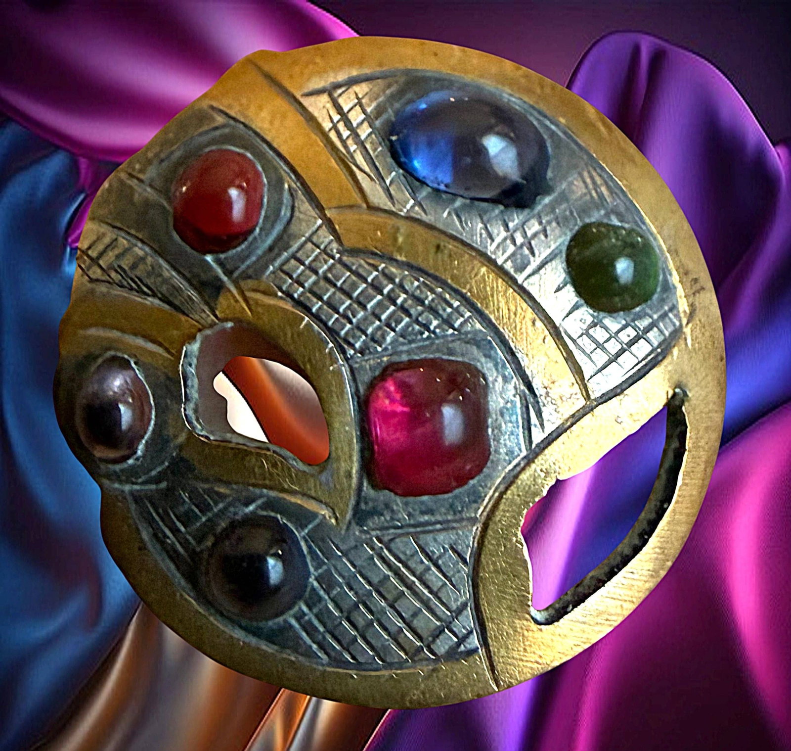 A DIVISION ONE COLORFUL ENAMEL BUTTON (1 of 3)