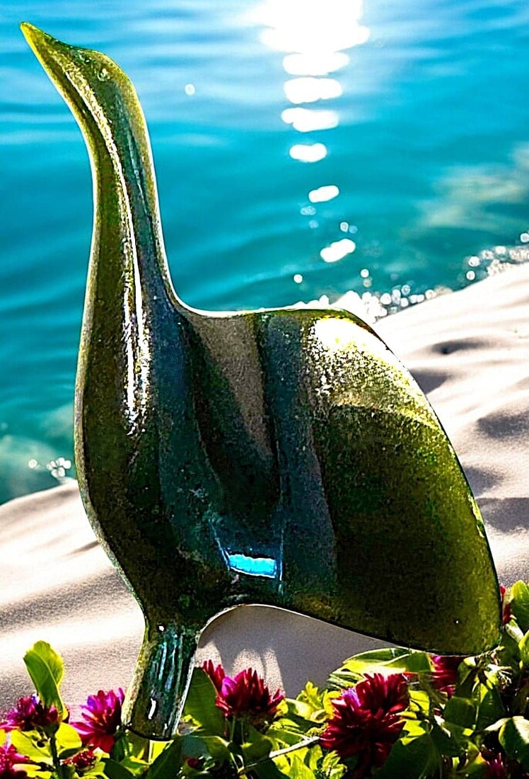 A DIVISION ONE REALISTIC BIRD BUTTON - 2