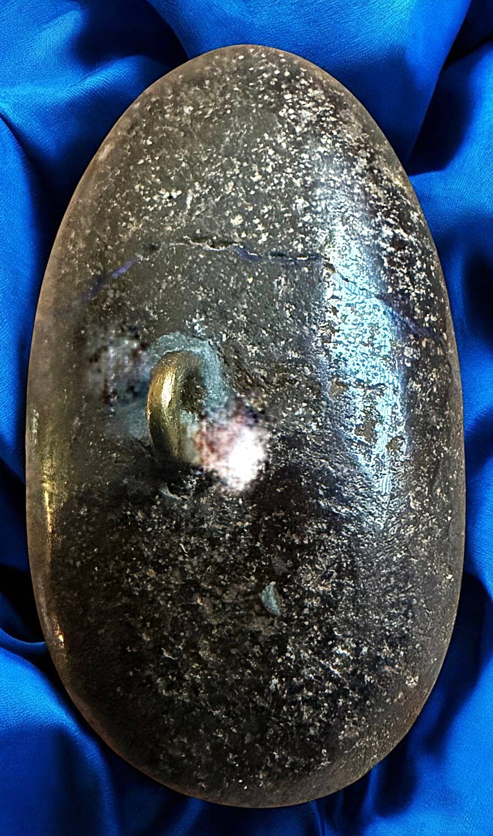 A DIVISION THREE INCREDIBLE GEMSTONE BUTTON - 4