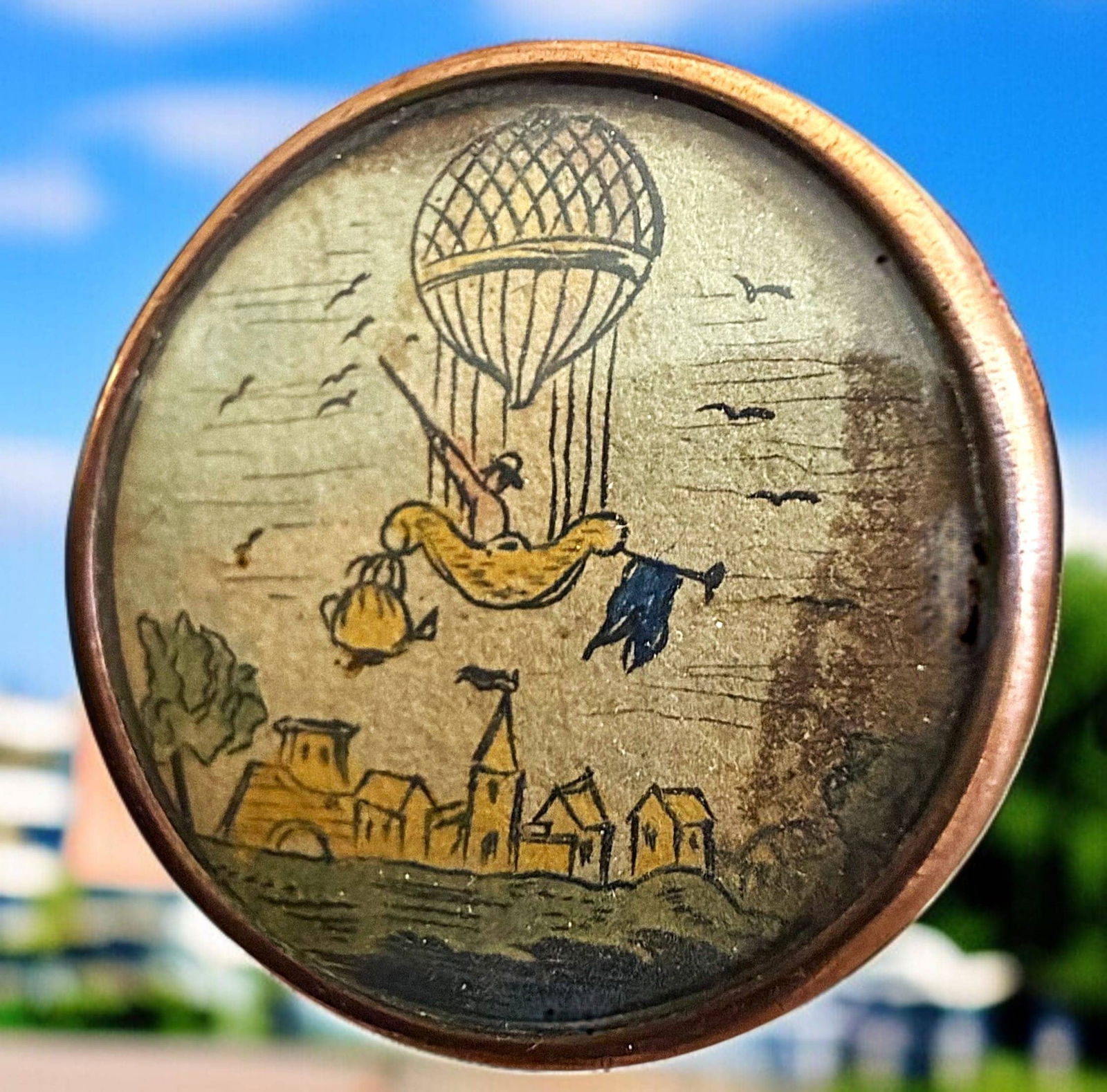 A VERY COOL DIVISION ONE HOT AIR BALLOON SCENE BUTTON (1 of 2)